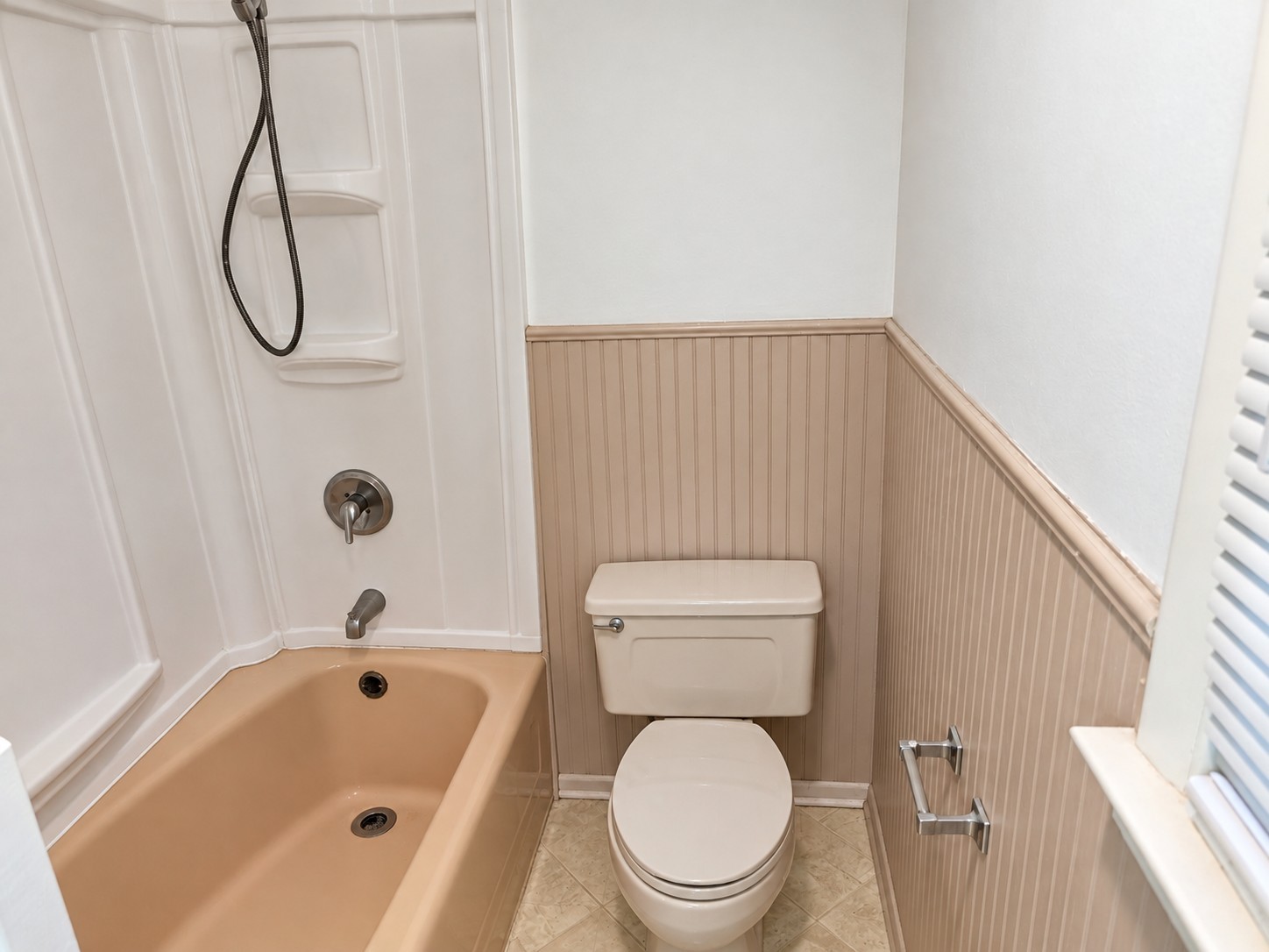 300 Edgewater Dr Property Photo 16
