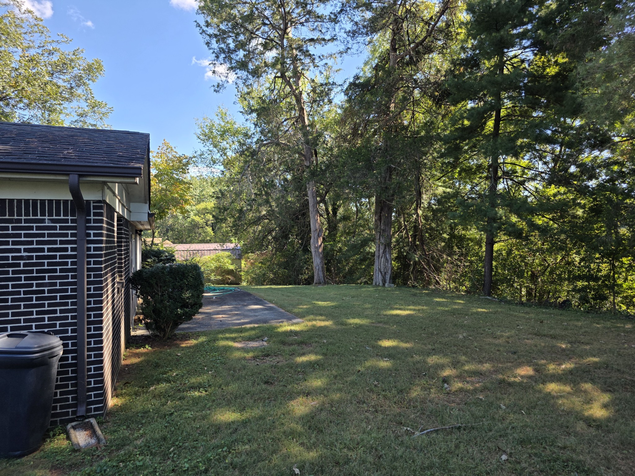 300 Edgewater Dr Property Photo 27