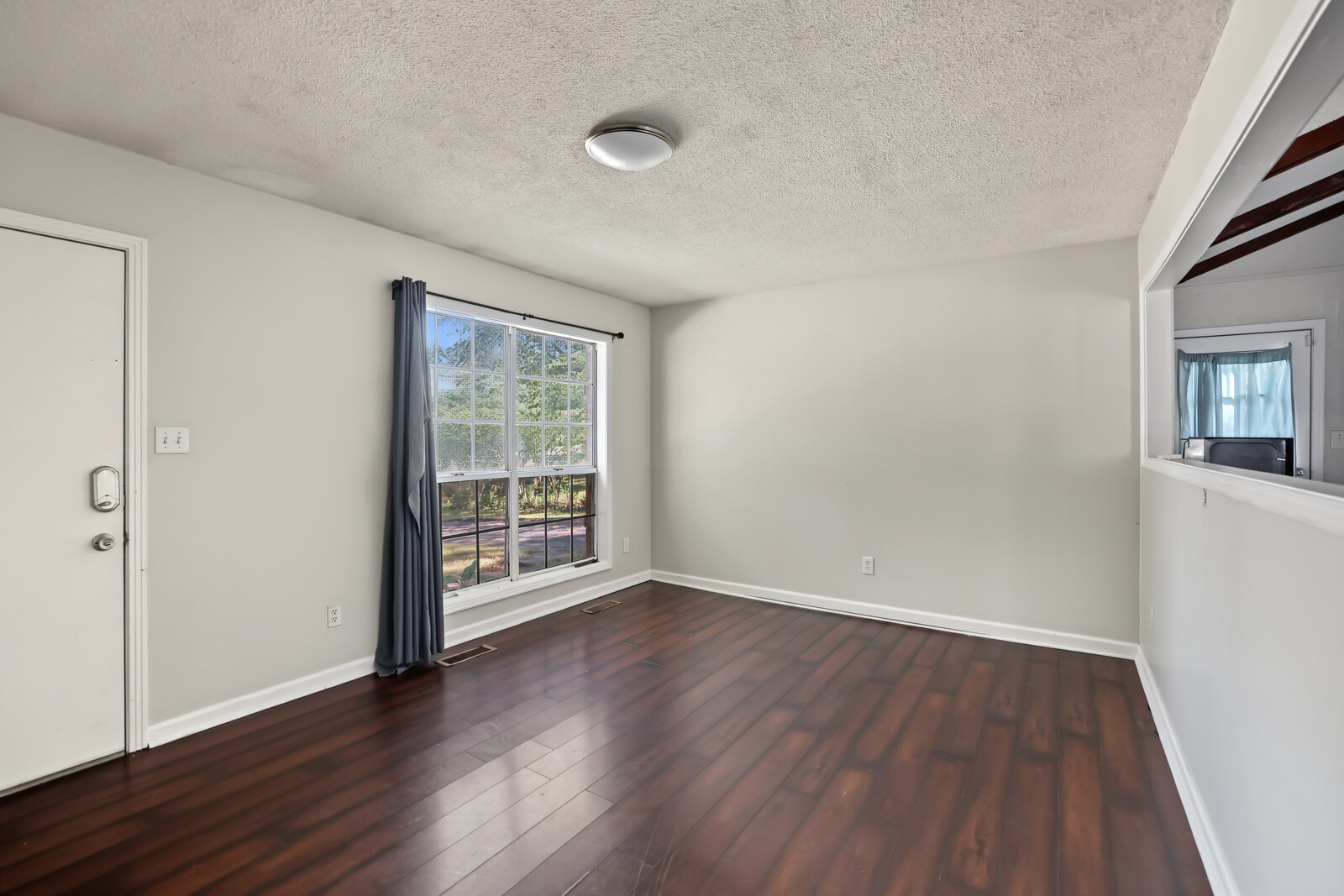 425 Malvin St Property Photo 4