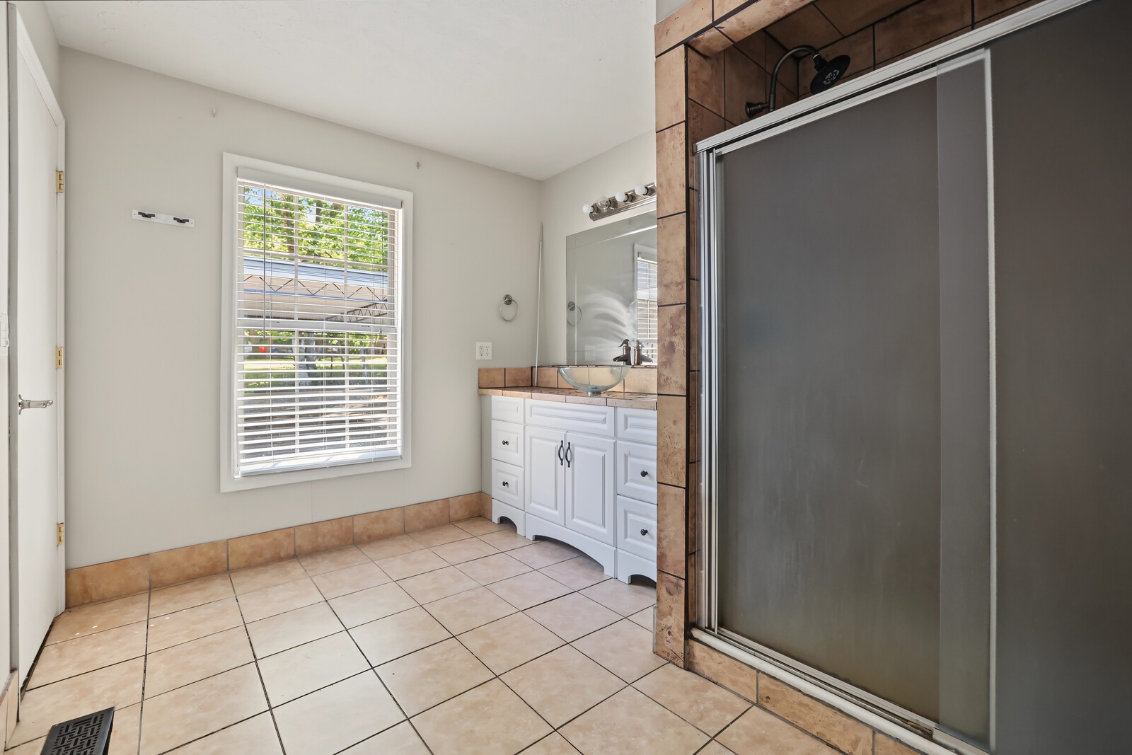 425 Malvin St Property Photo 24