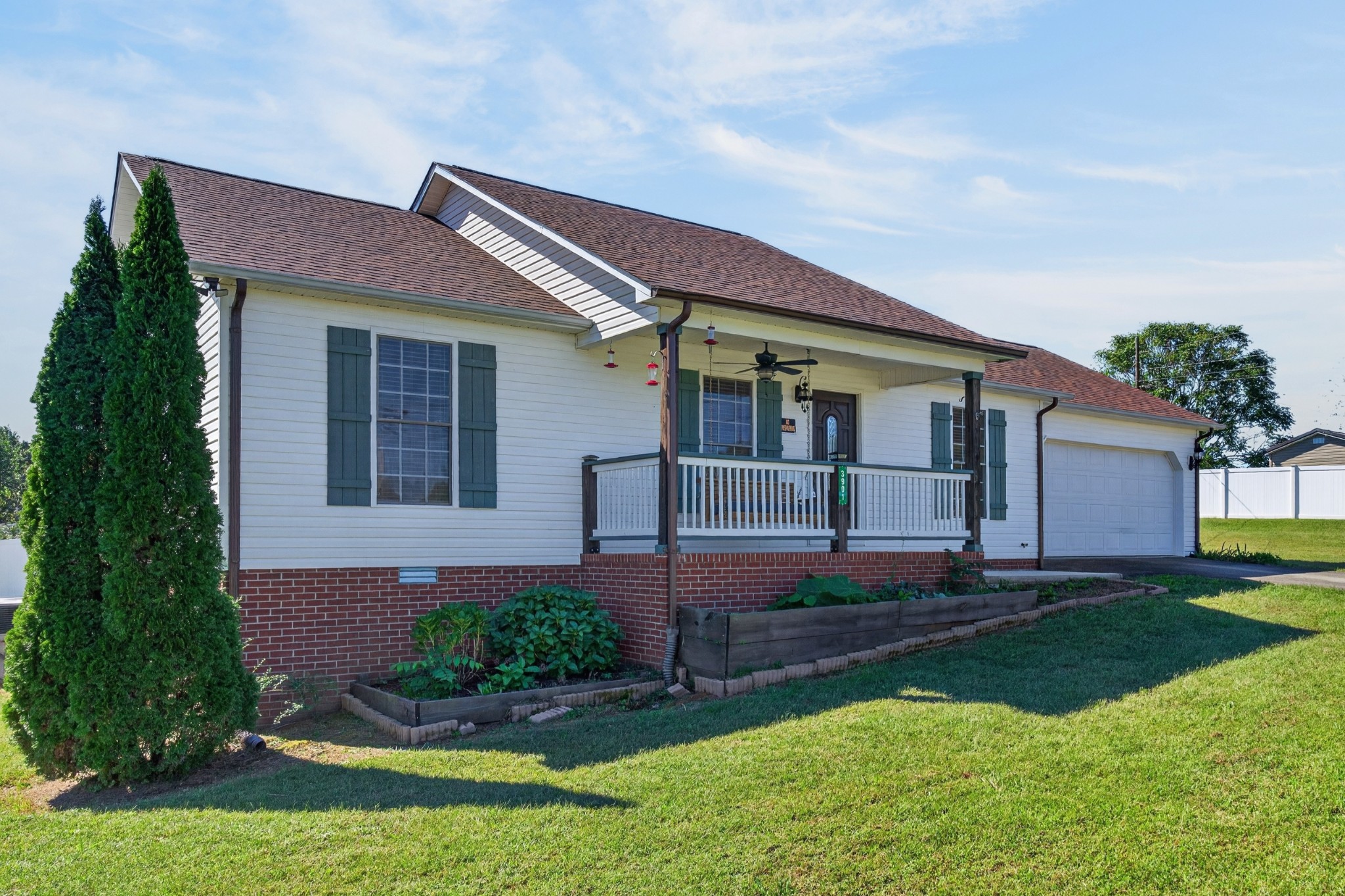 3901 Walnut Grove Rd Property Photo 1