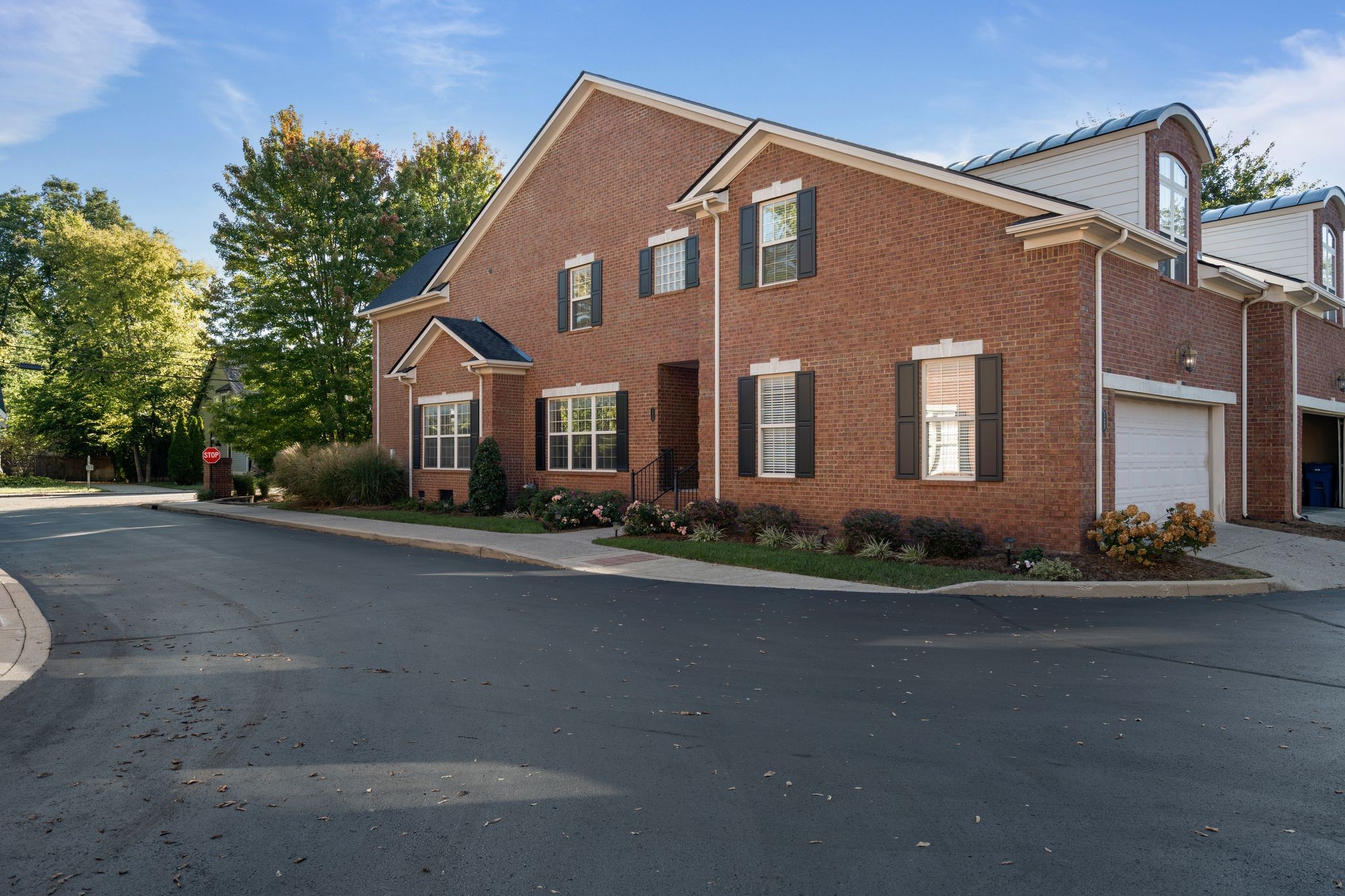 128 Brilliantine Cir