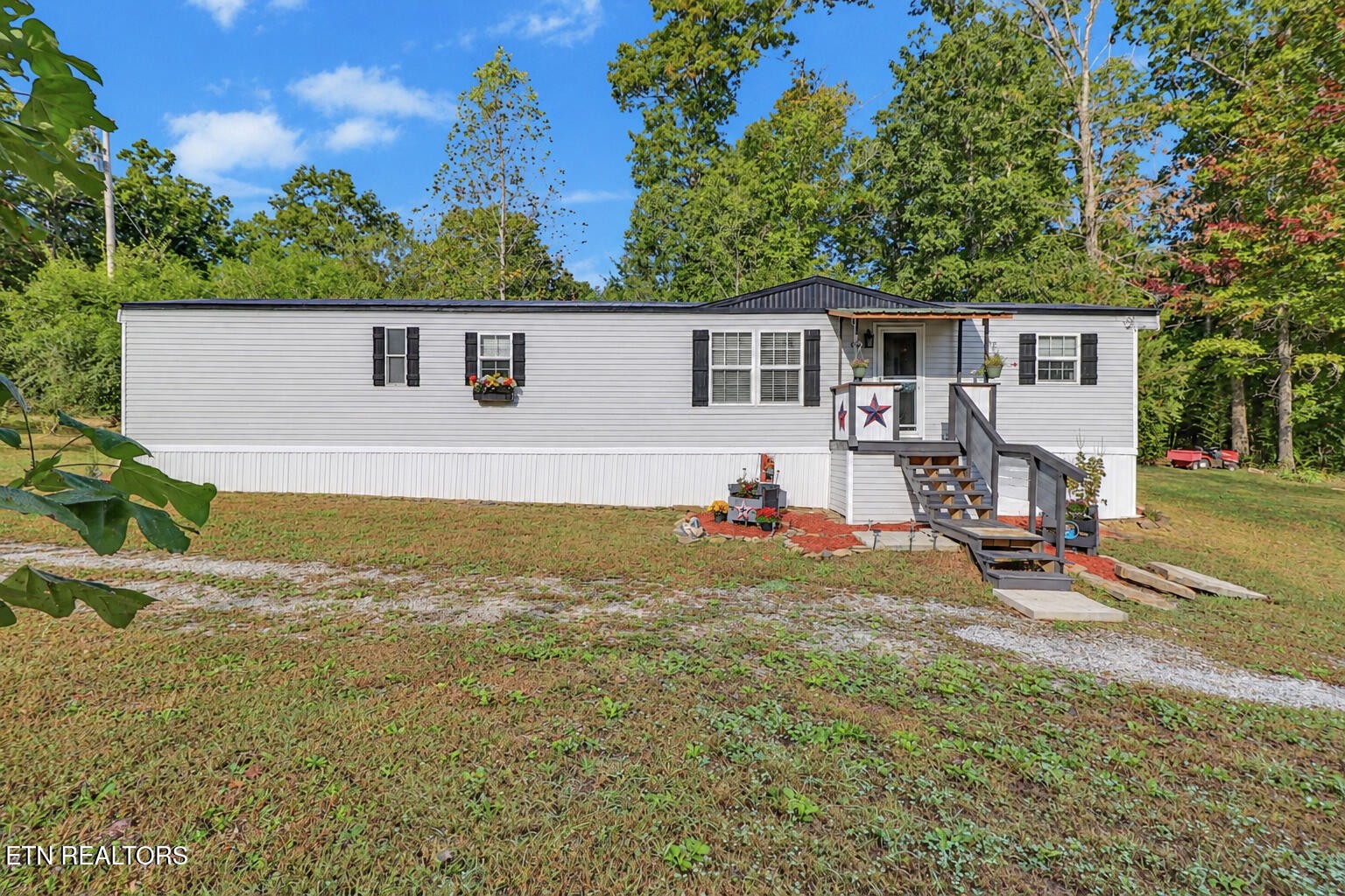 420 Oneida Lane Property Photo 1