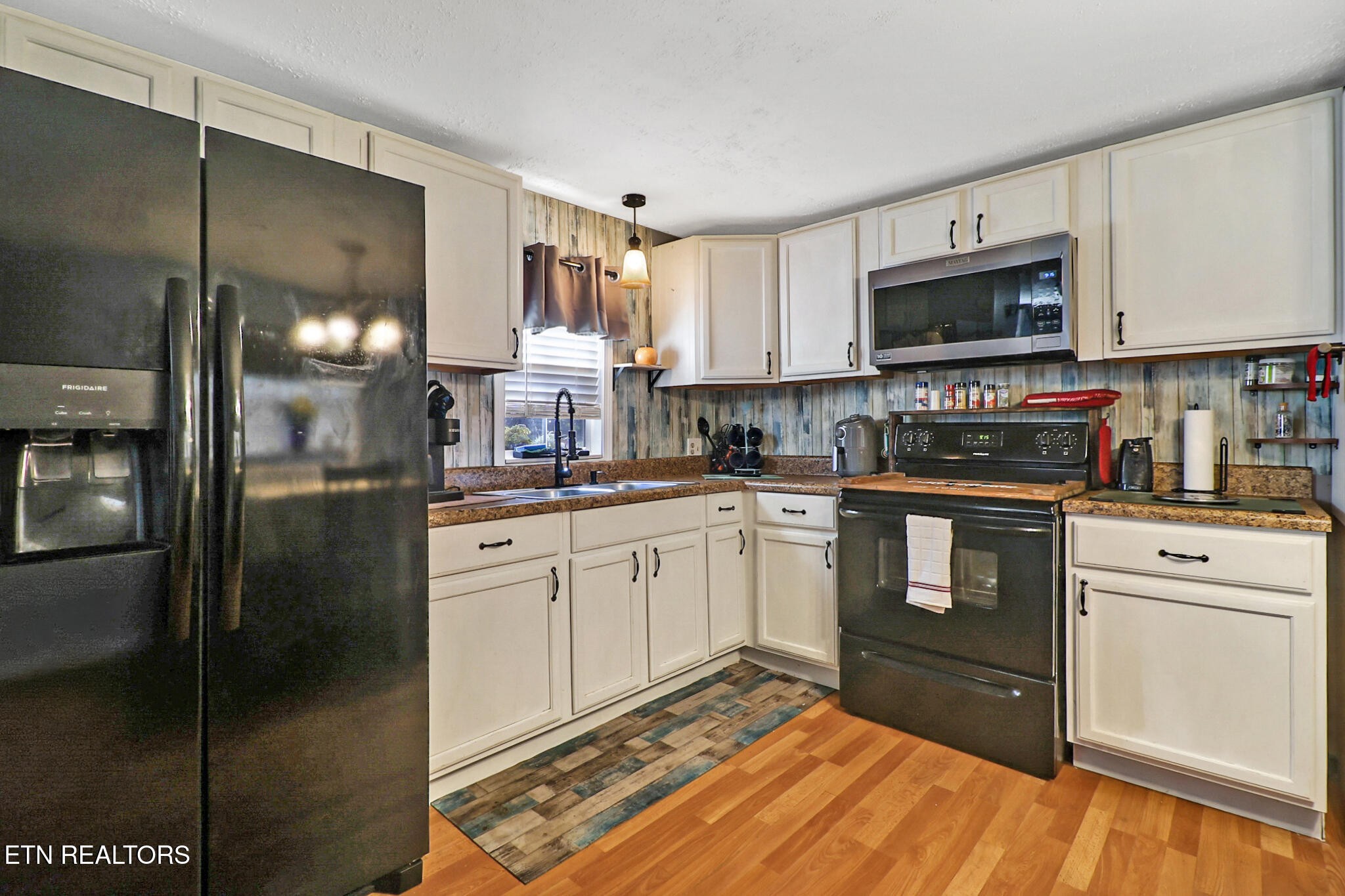 420 Oneida Lane Property Photo 23