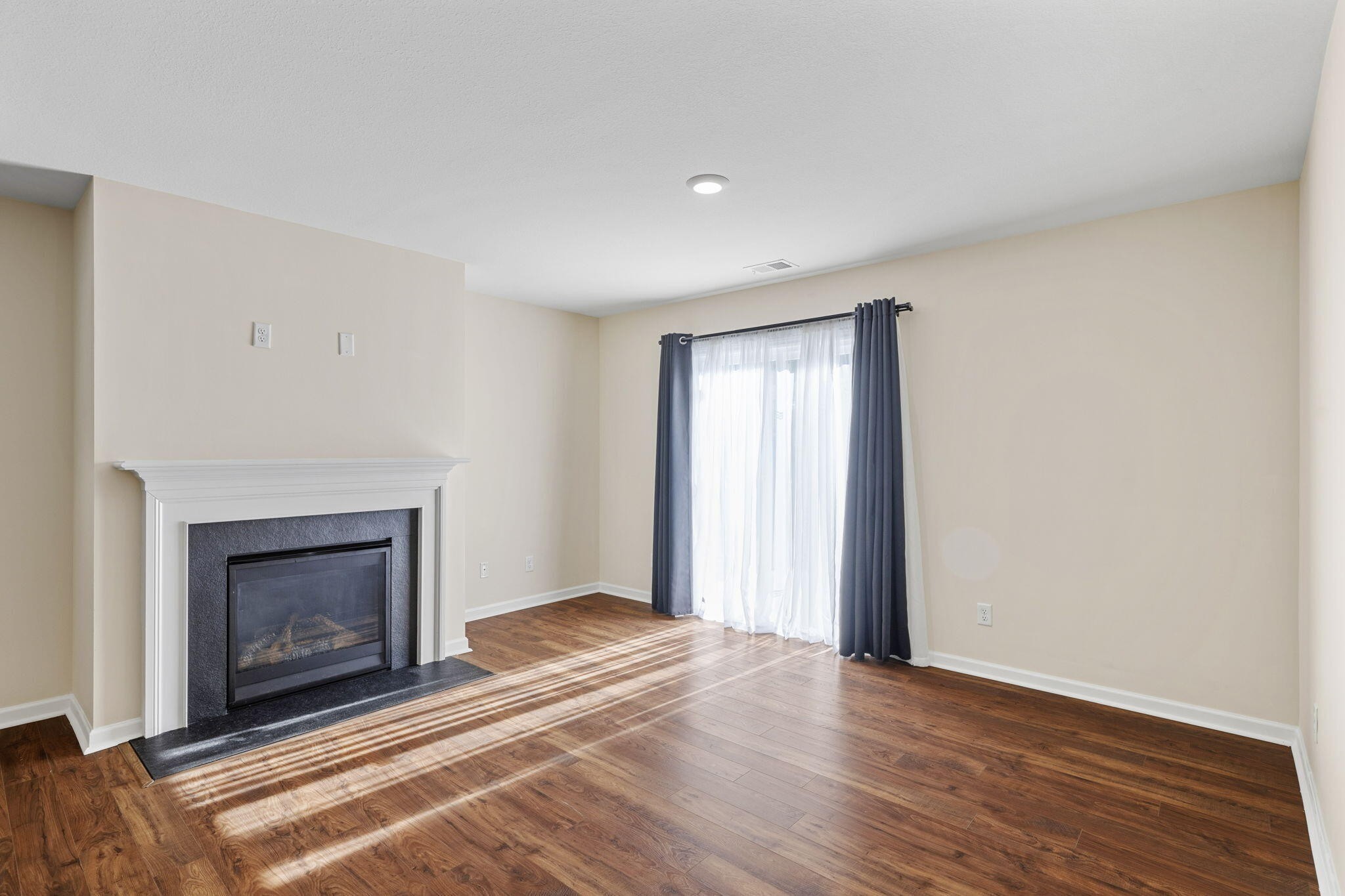3388 Serenity Drive, Ne Property Photo 8