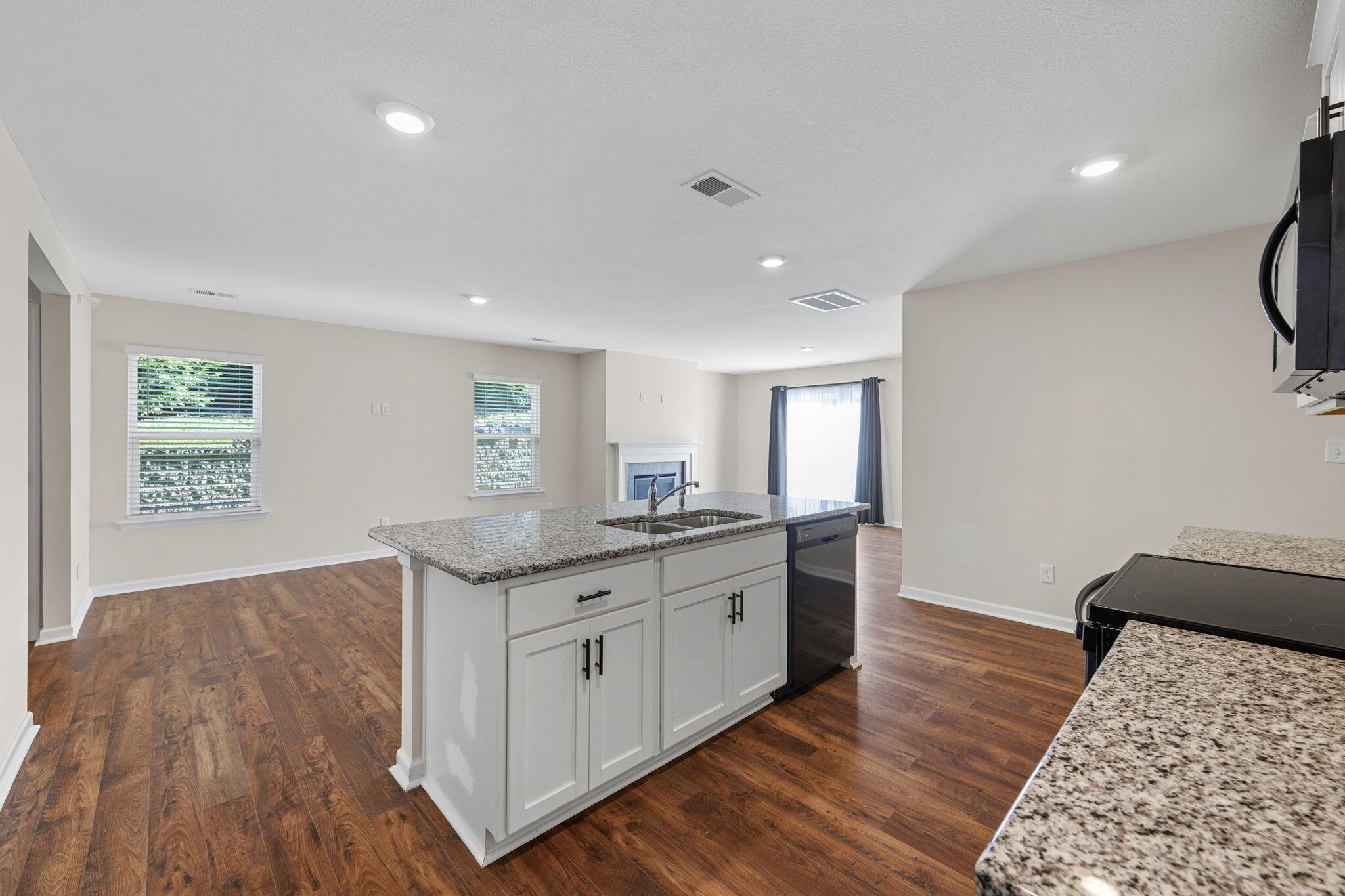3388 Serenity Drive, Ne Property Photo 14