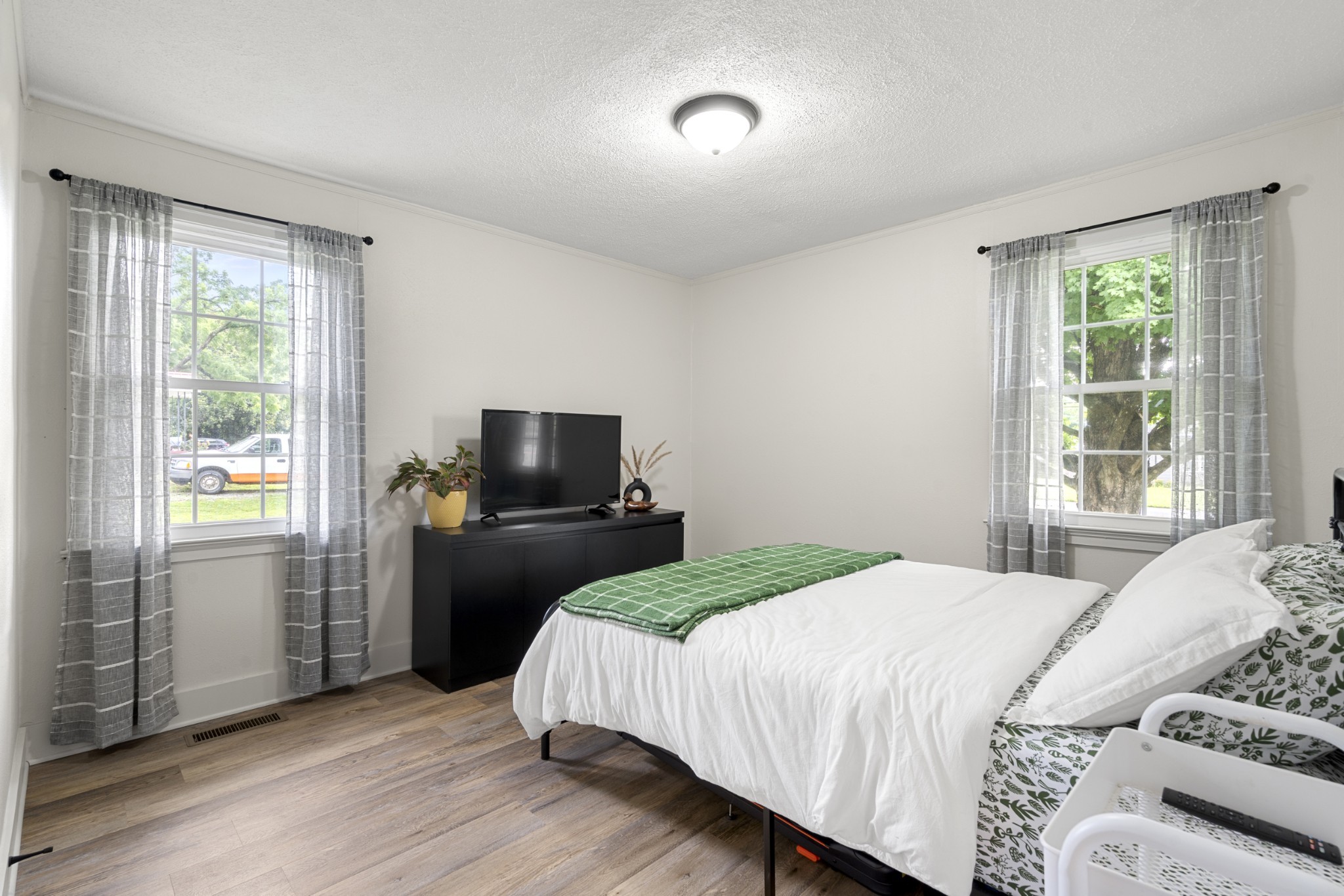 100 Brook Dr Property Photo 10