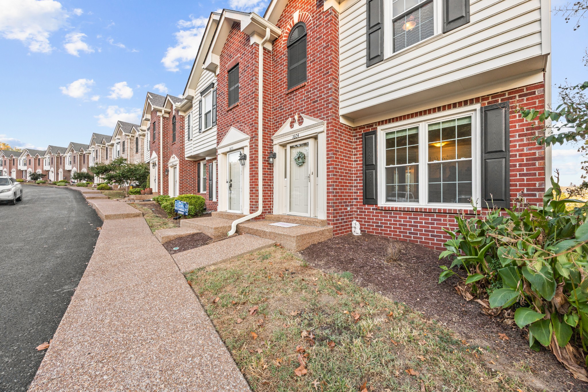 1604 Brentwood Pointe Property Photo 1