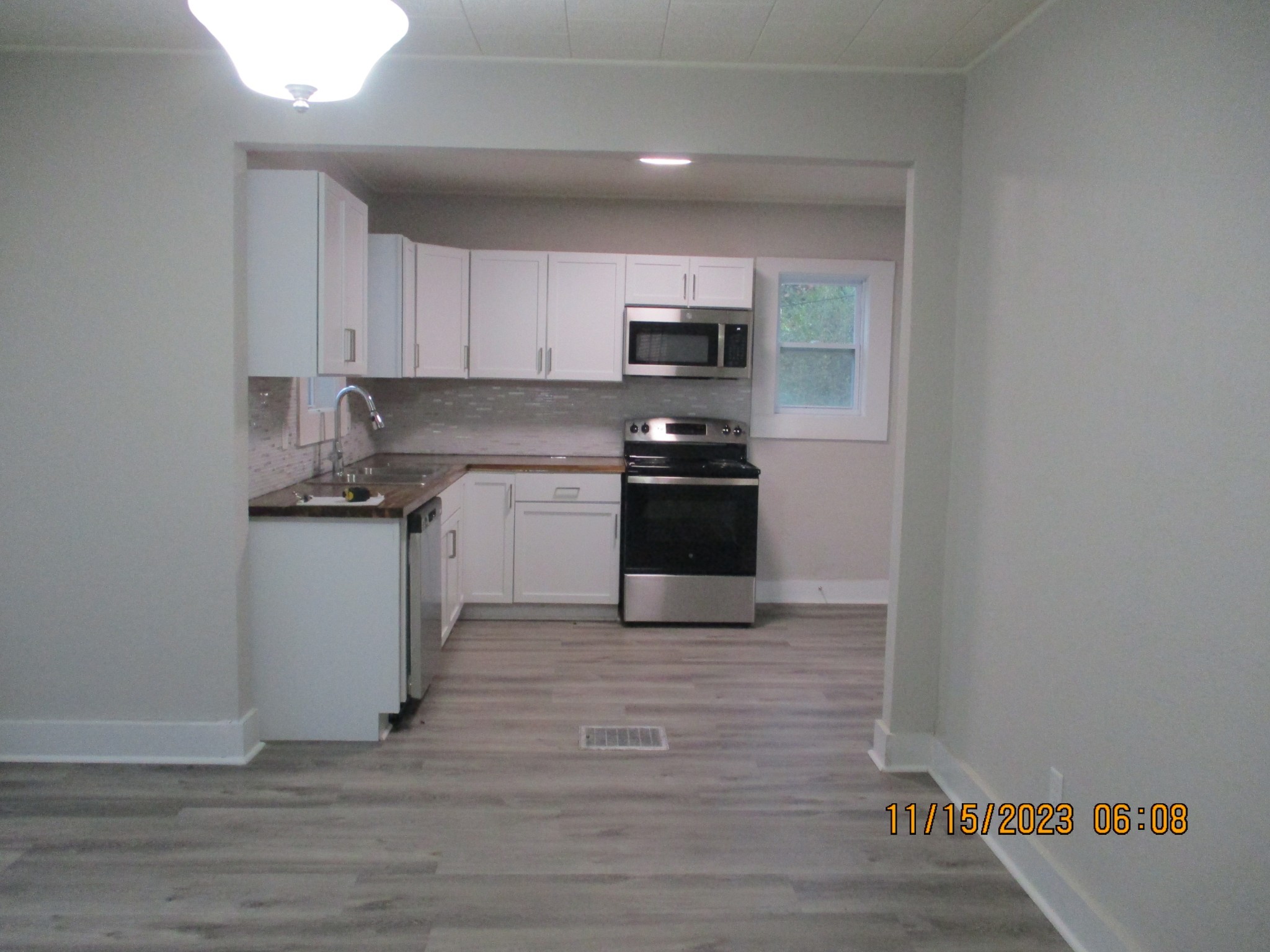 1236 W Commerce St, W Property Photo 6