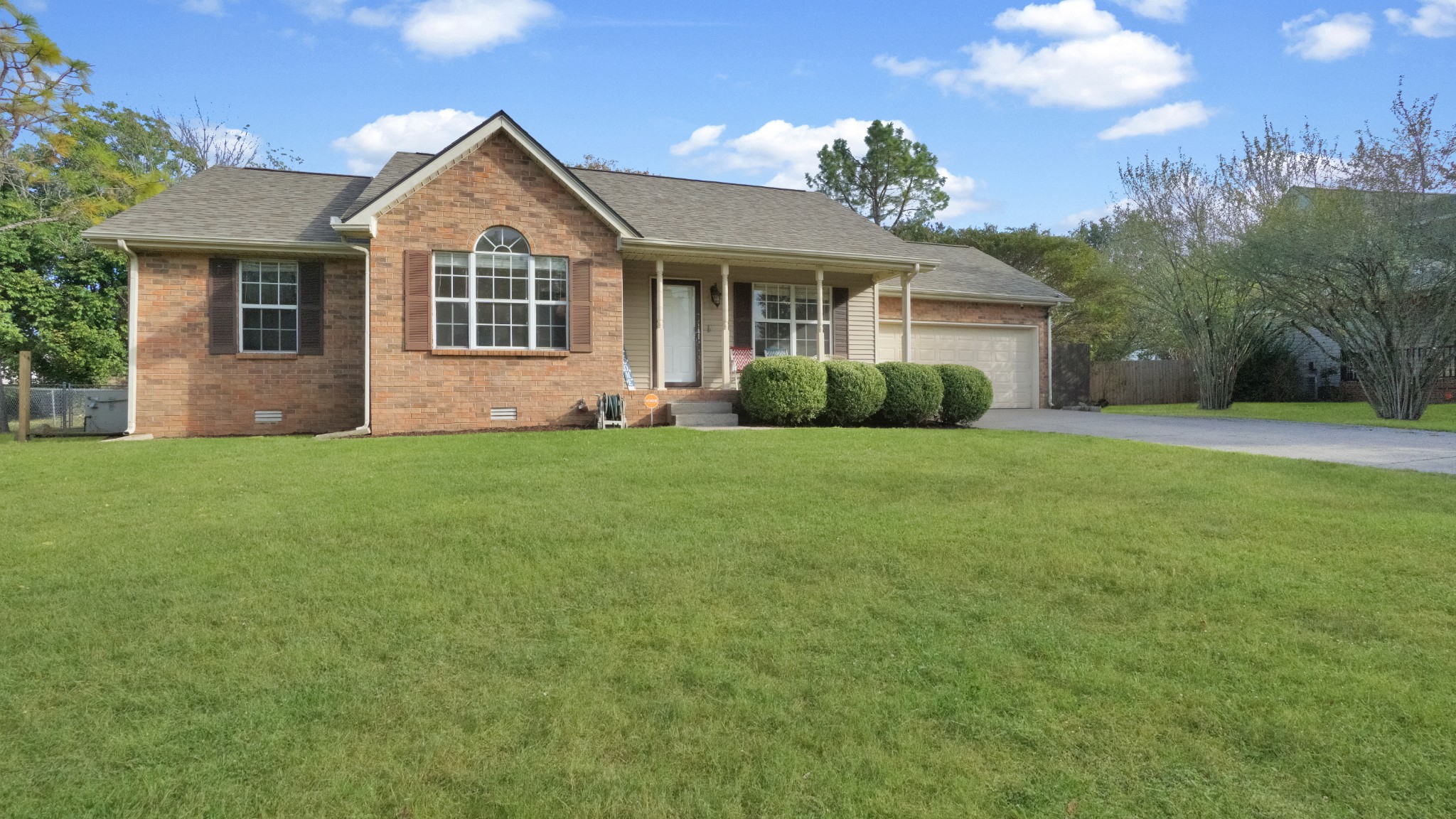 1403 Sycamore Dr Property Photo 1
