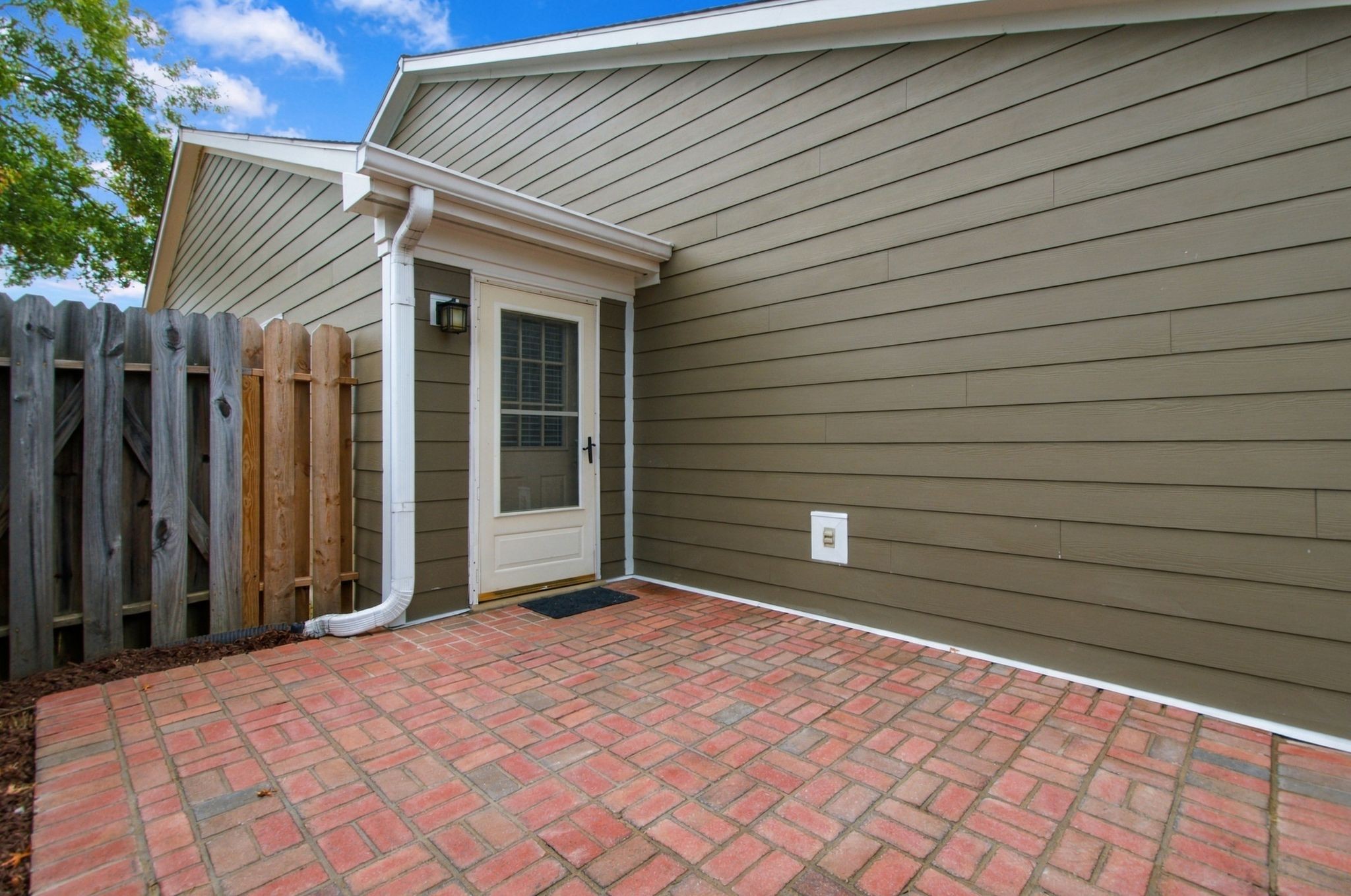 103 Cloister Dr Property Photo 25