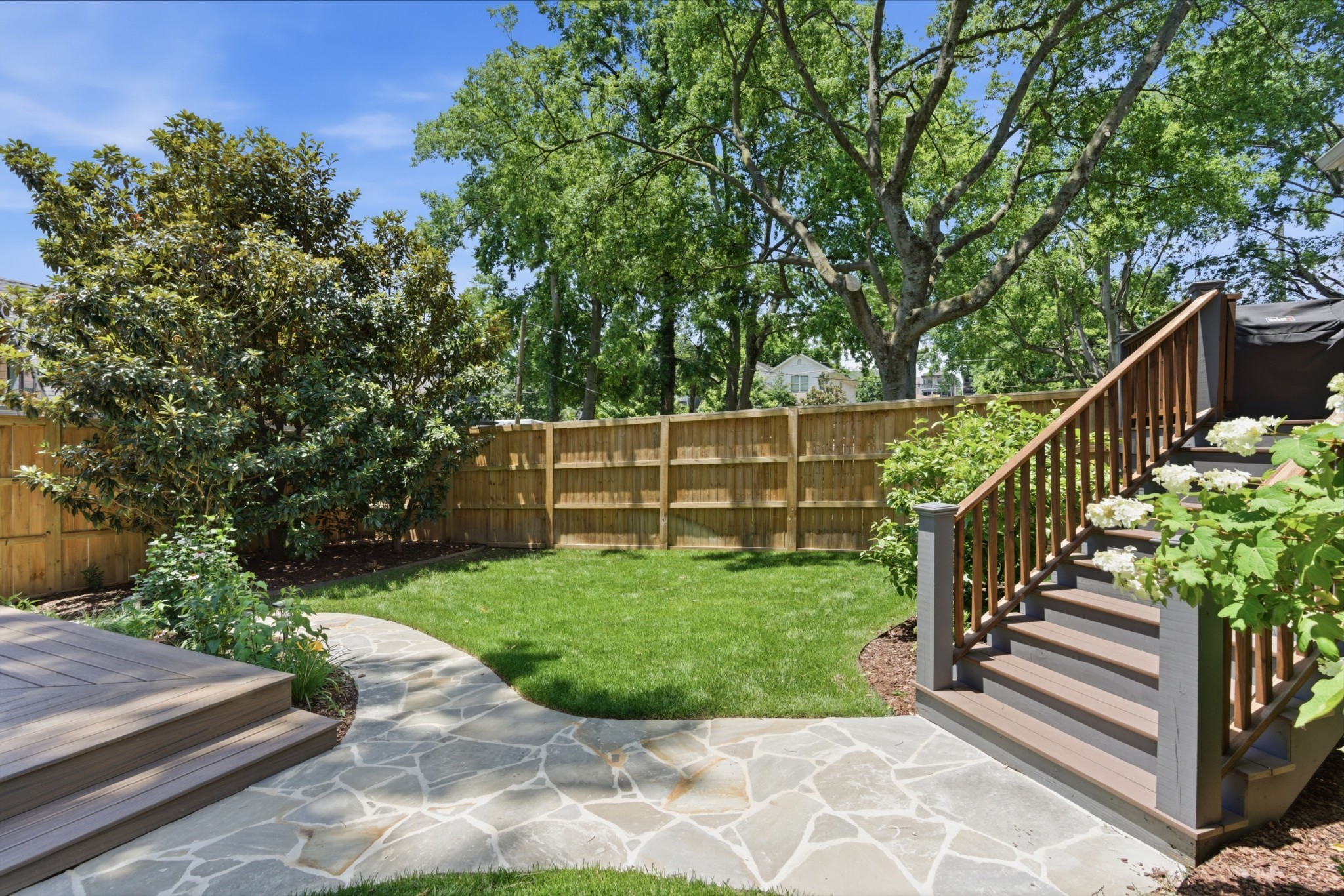 929 Lawrence Property Photo 44