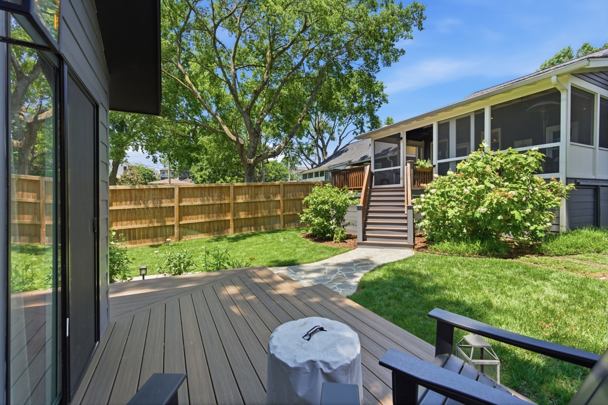 929 Lawrence Property Photo 46