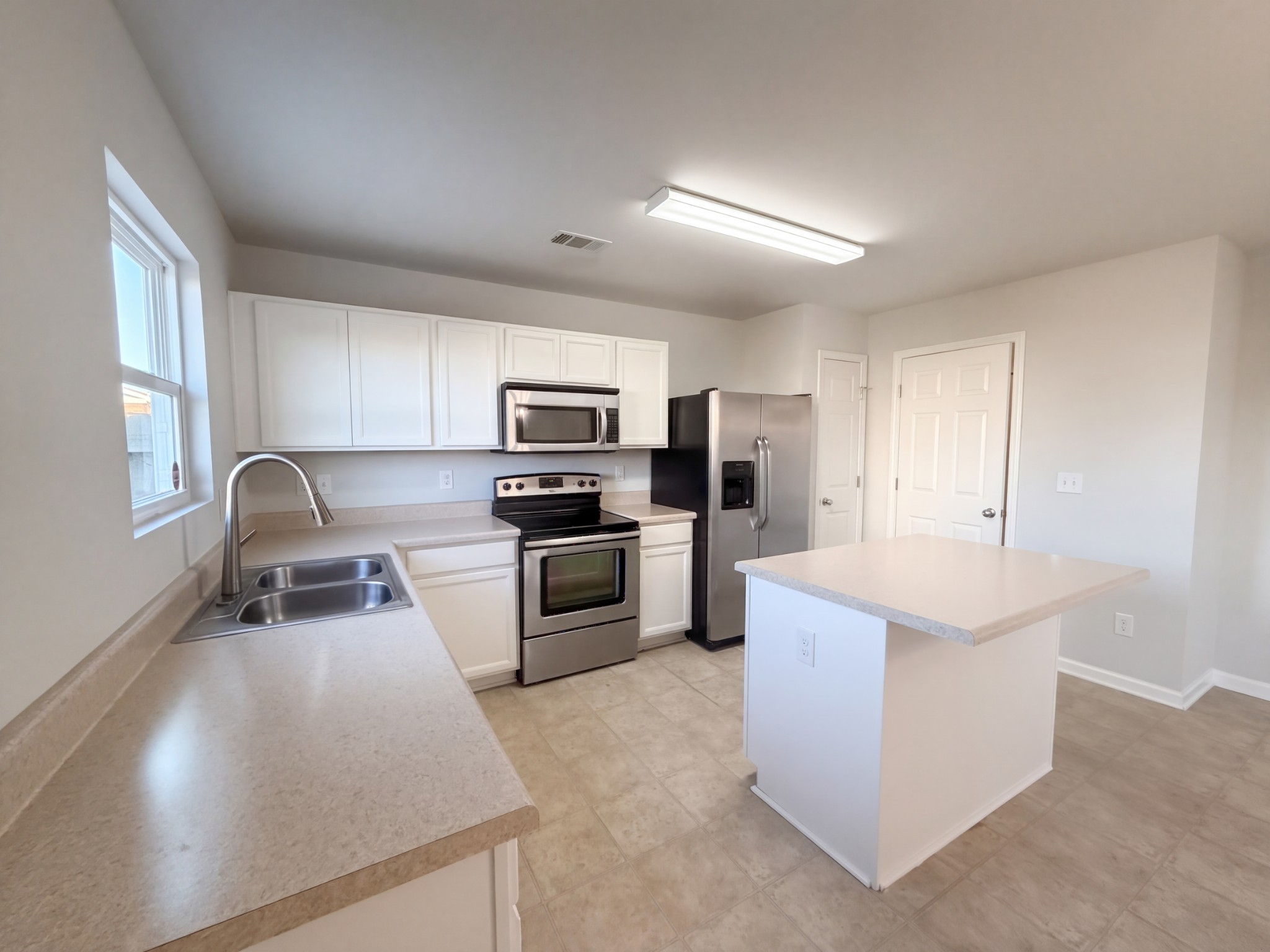 1409 Old Stone Rd Property Photo 6