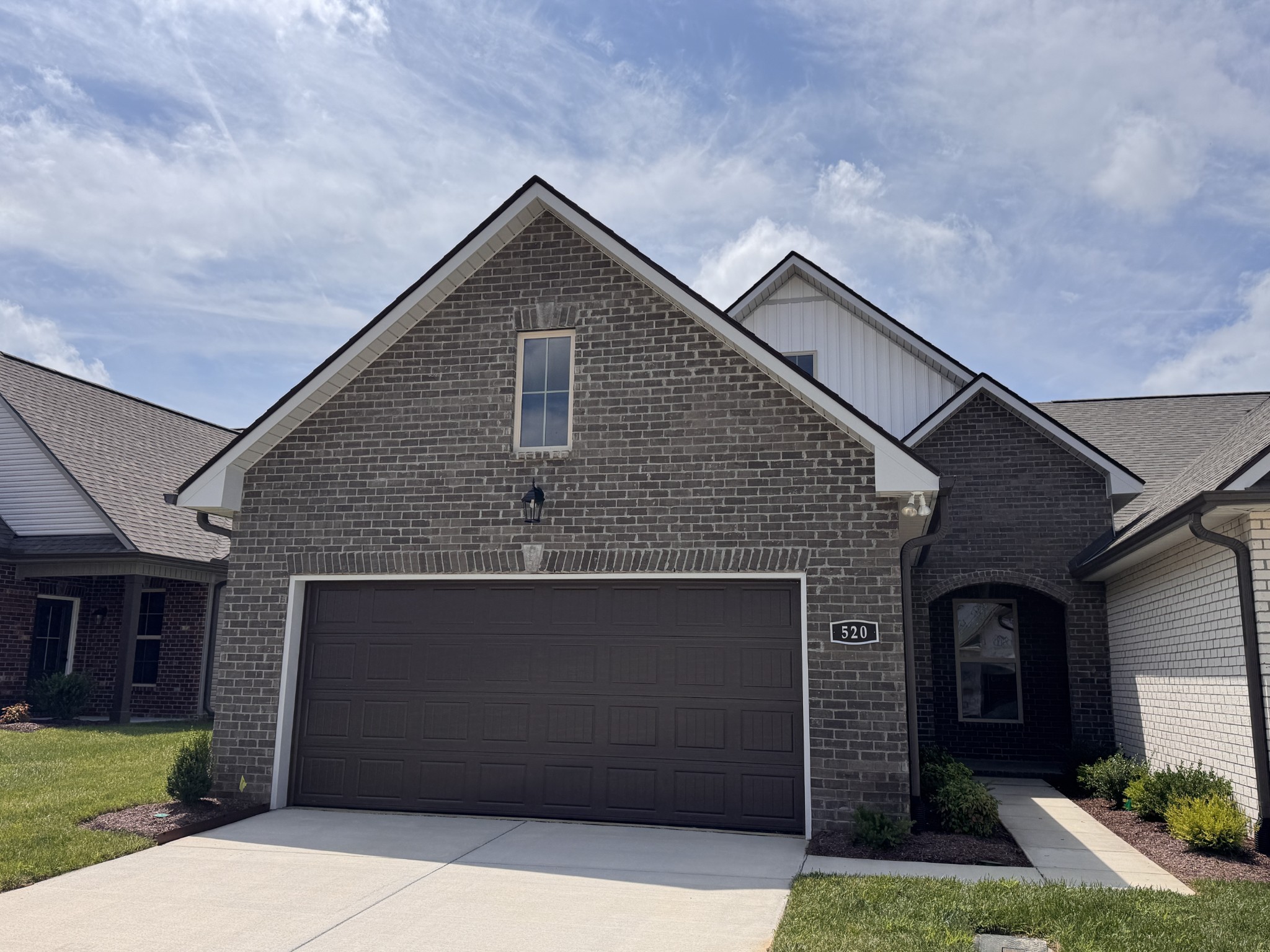 520 W Foxrun Property Photo 2