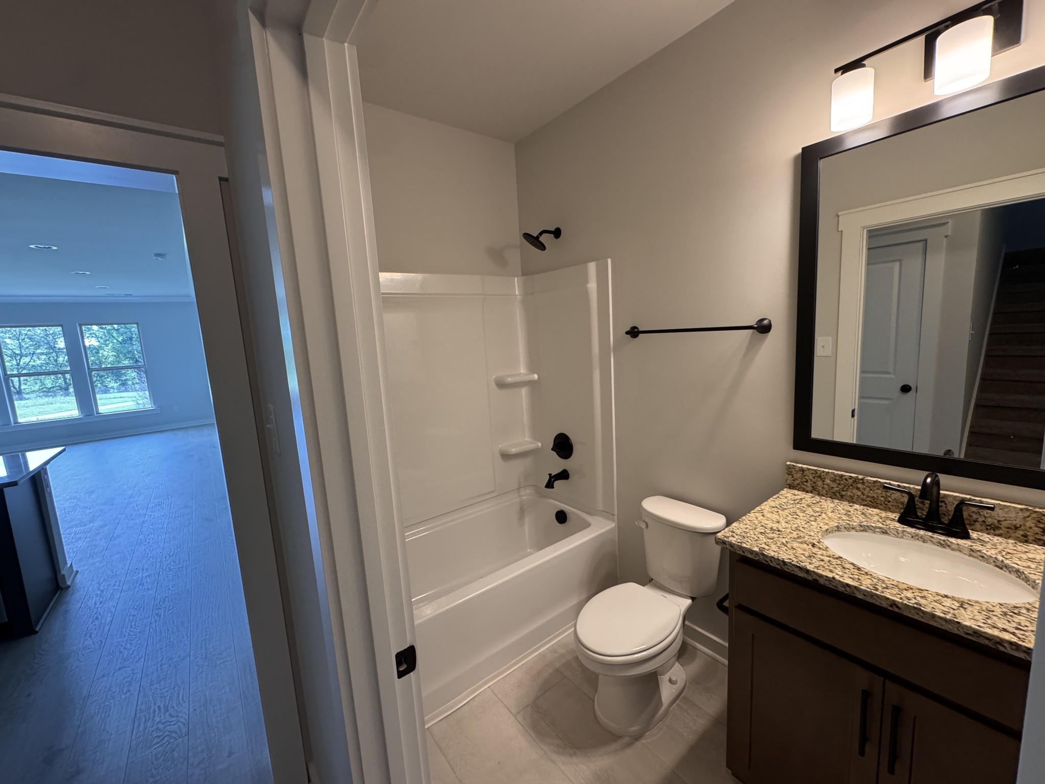 520 W Foxrun Property Photo 5