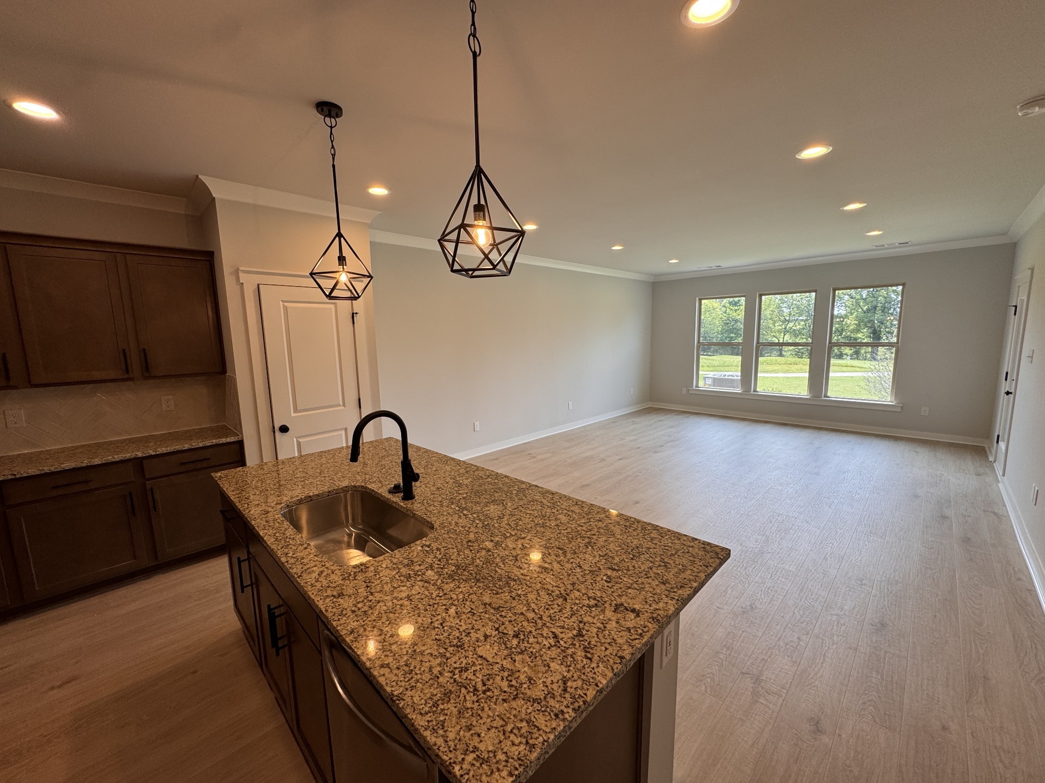 520 W Foxrun Property Photo 6