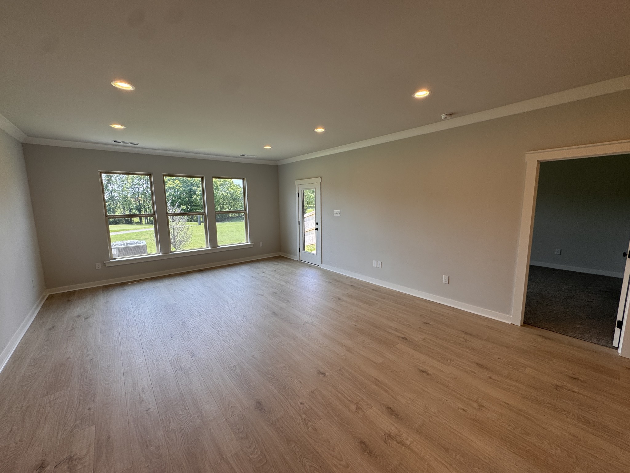 520 W Foxrun Property Photo 8