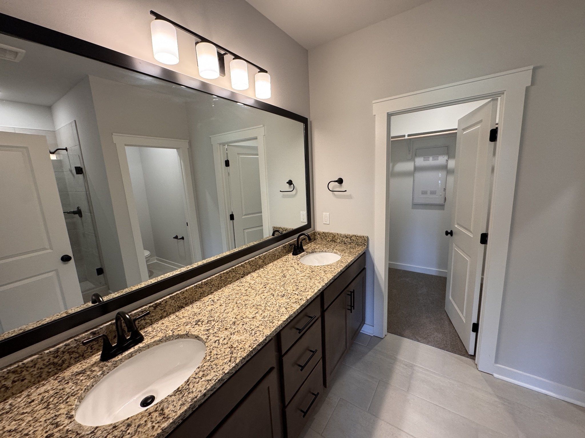 520 W Foxrun Property Photo 15