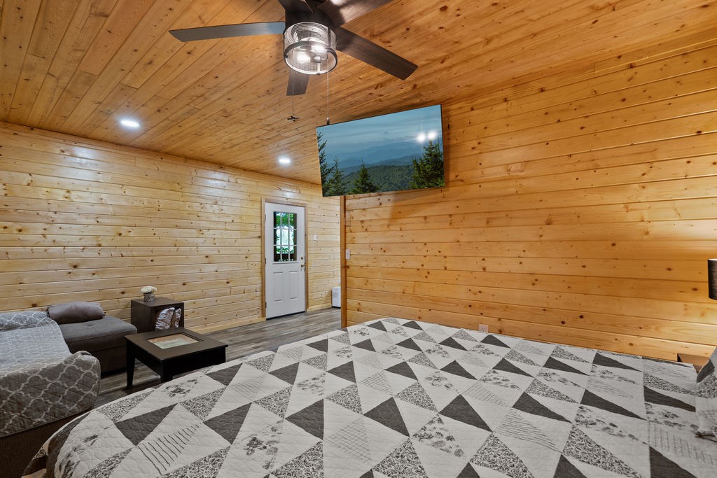 1630 Ridgecrest Dr Property Photo 32