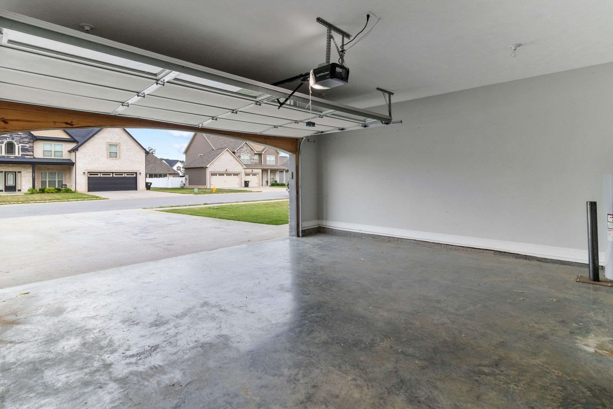 1072 Chagford Dr Property Photo 44
