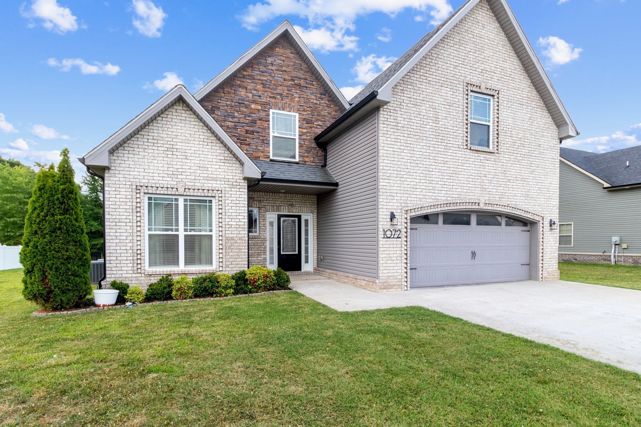 1072 Chagford Dr Property Photo 46