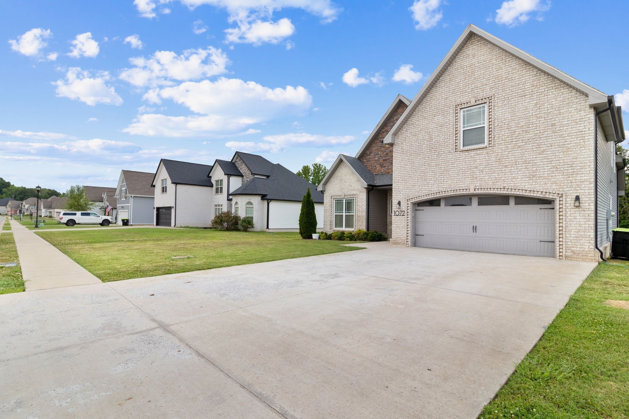 1072 Chagford Dr Property Photo 47