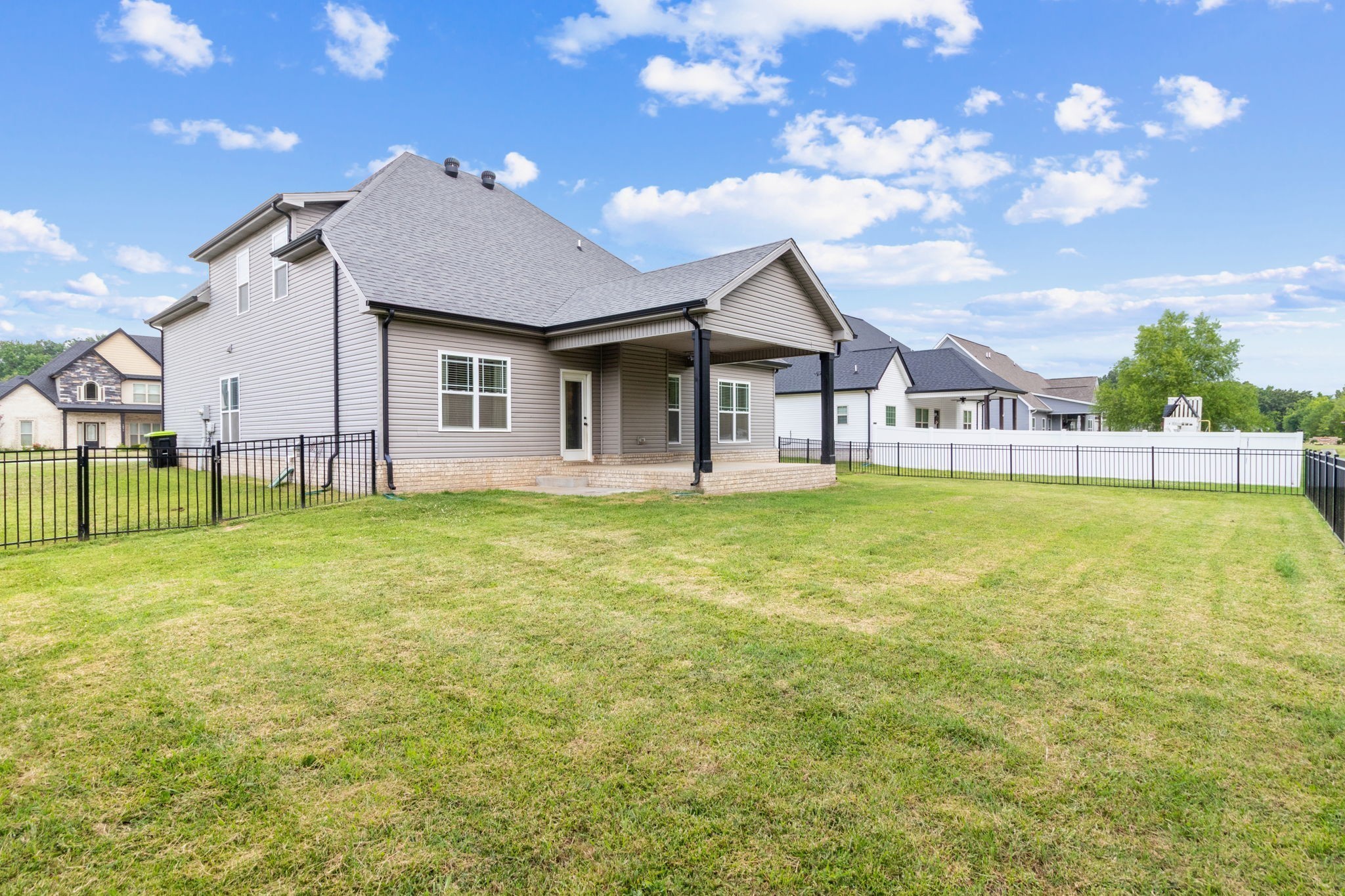 1072 Chagford Dr Property Photo 49