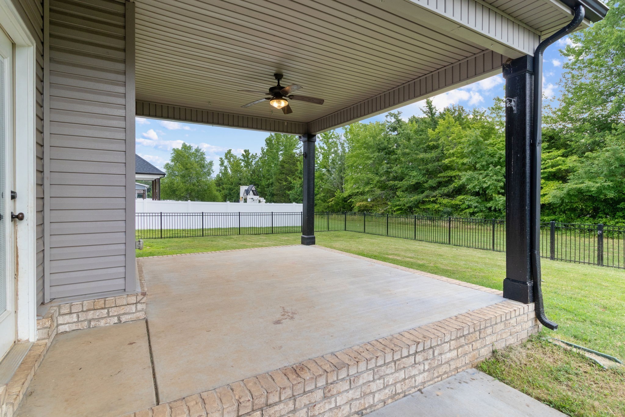 1072 Chagford Dr Property Photo 50