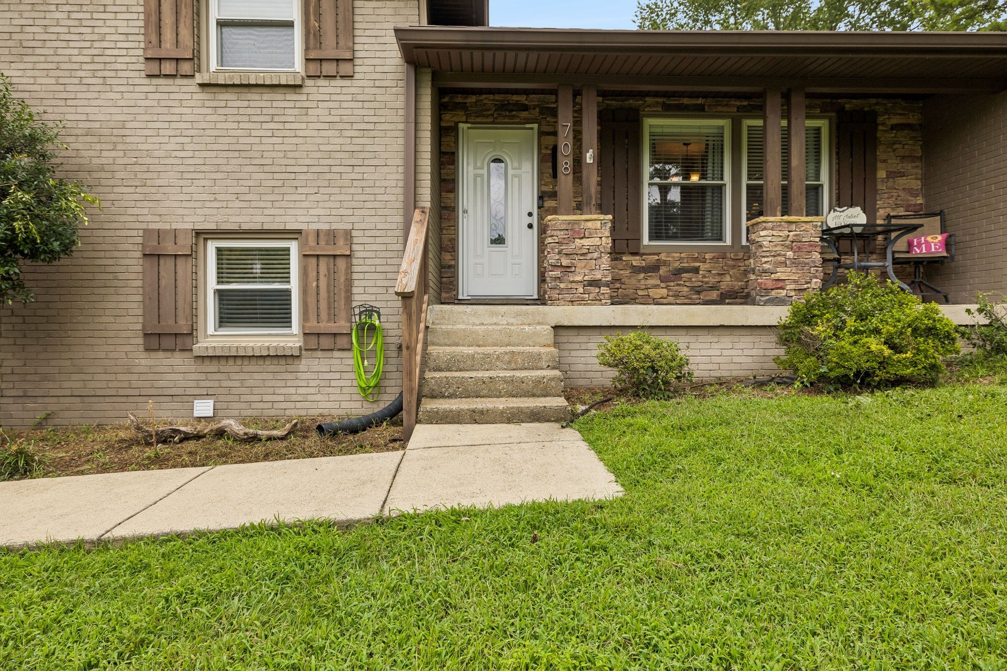 708 Glen Oaks Dr Property Photo 5