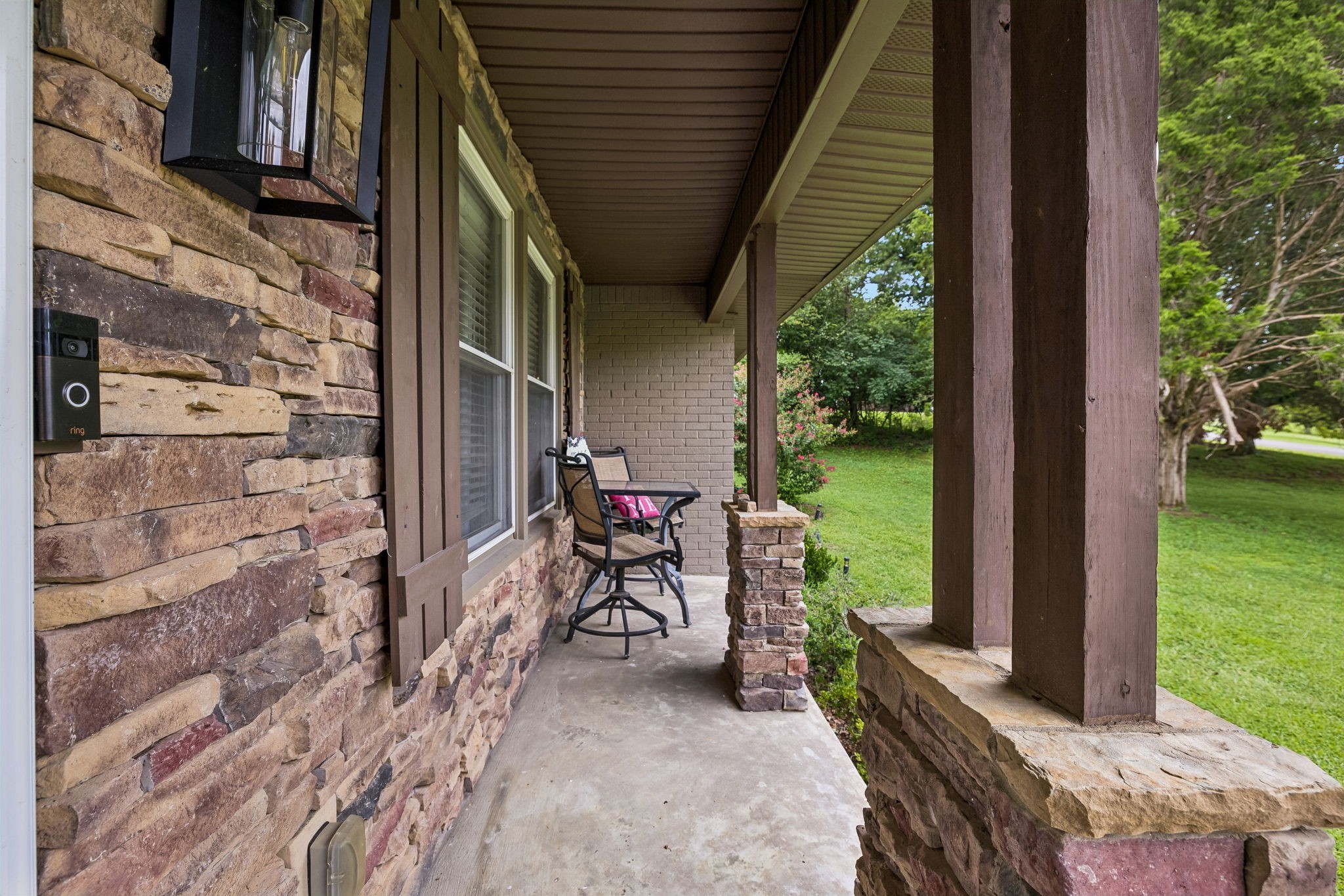 708 Glen Oaks Dr Property Photo 6