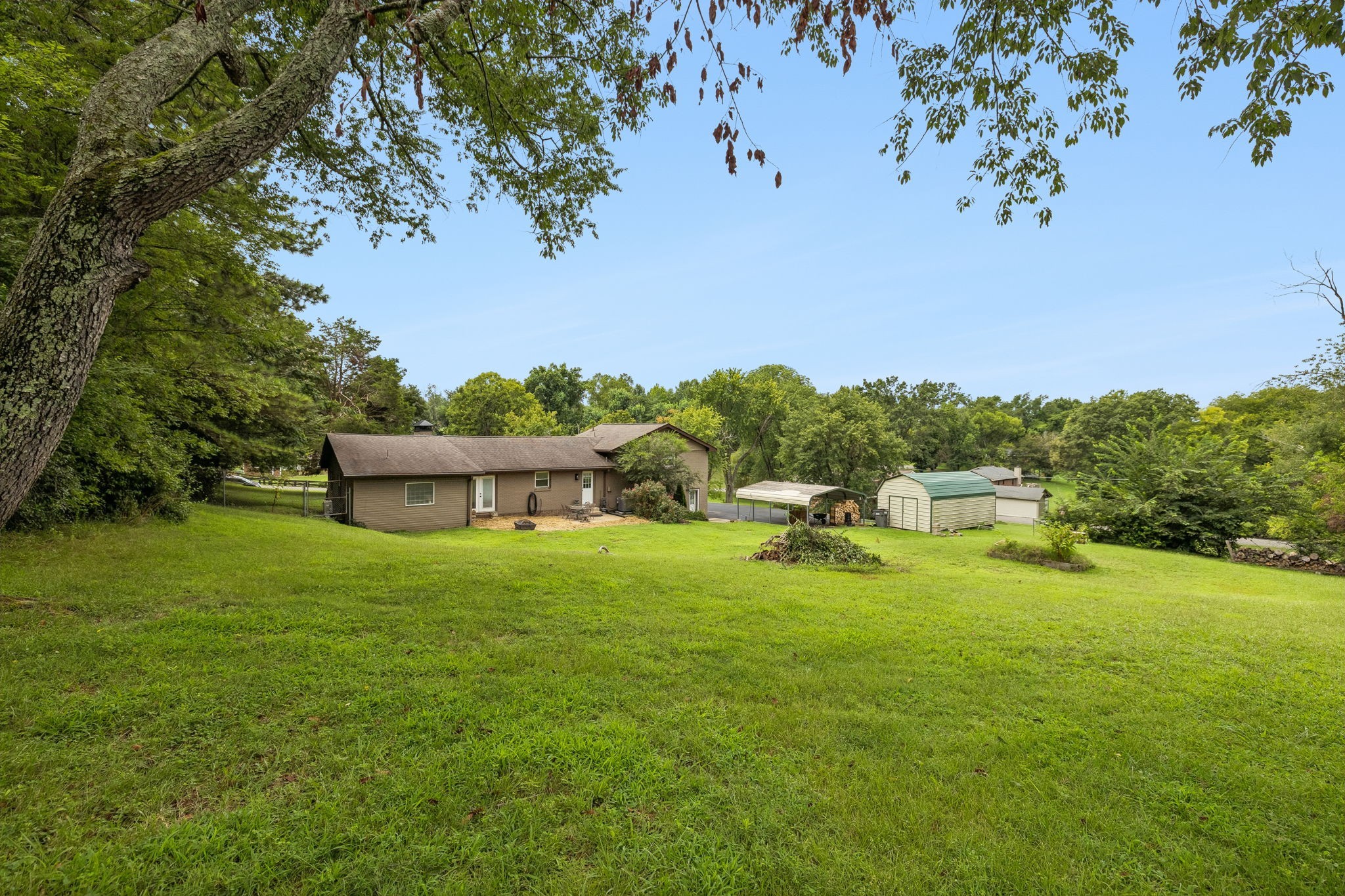 708 Glen Oaks Dr Property Photo 43