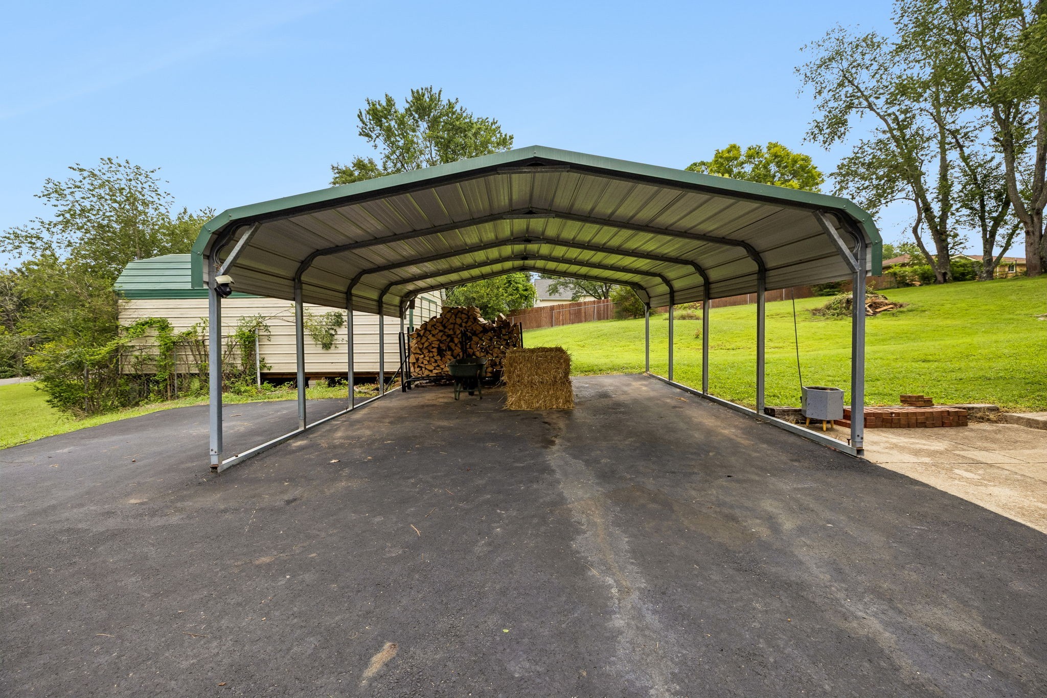 708 Glen Oaks Dr Property Photo 46