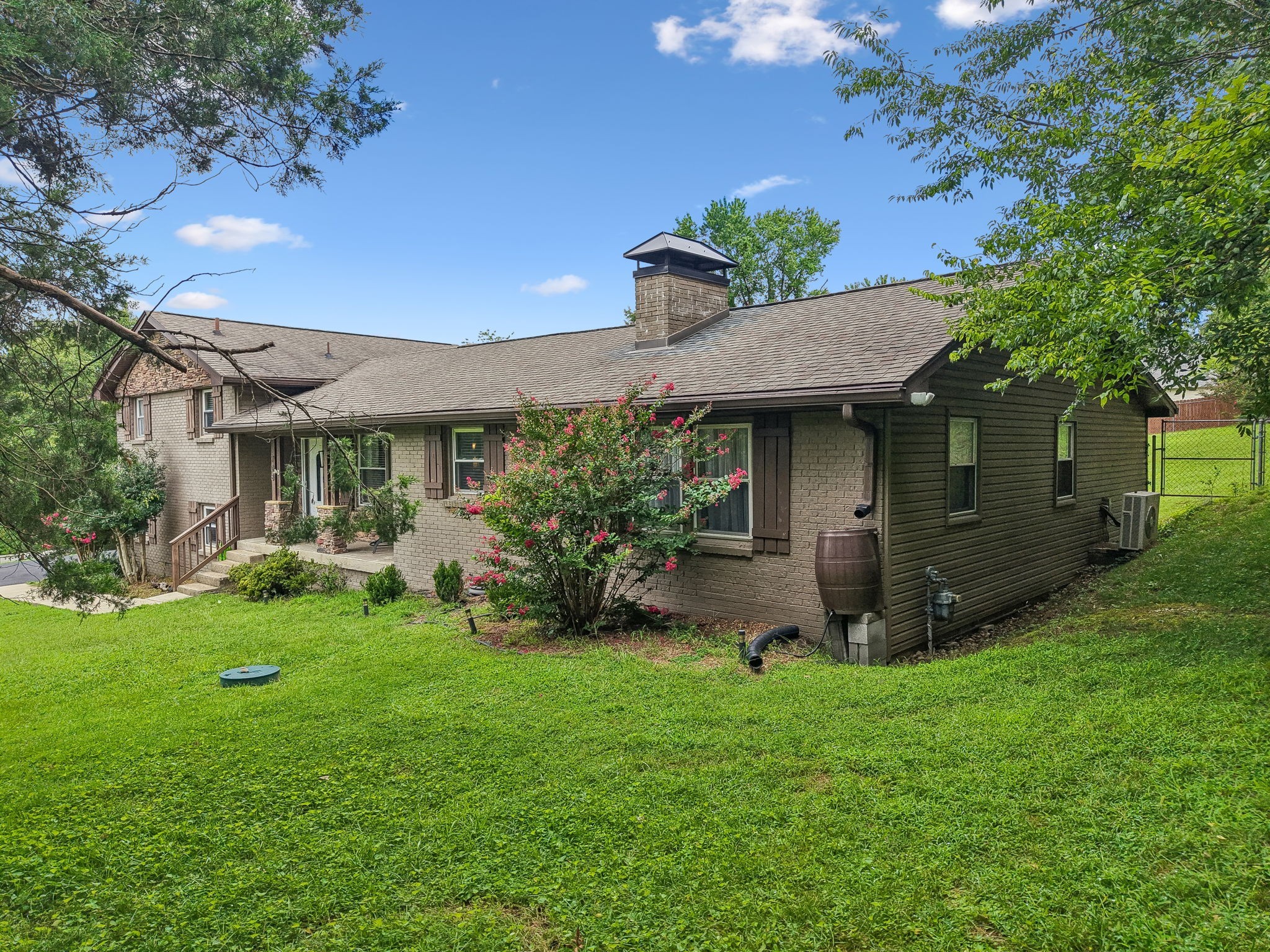 708 Glen Oaks Dr Property Photo 47