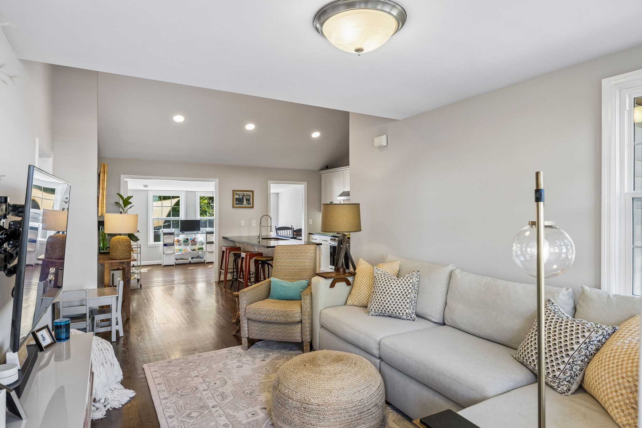 3812 Inglewood Cir, N Property Photo 6