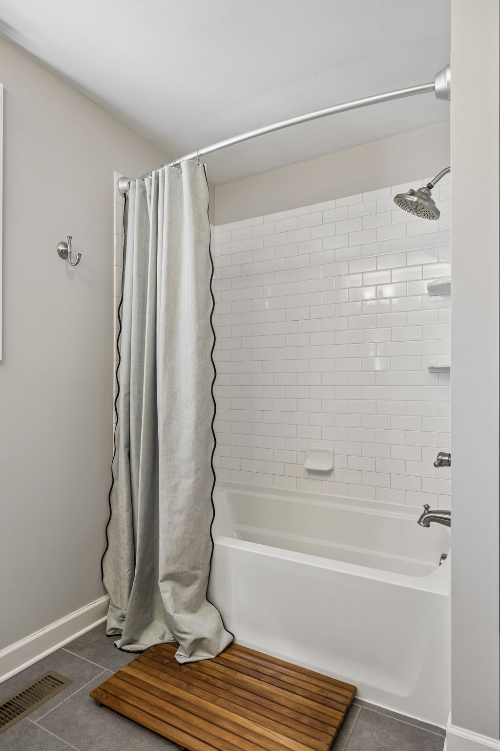 3812 Inglewood Cir, N Property Photo 23