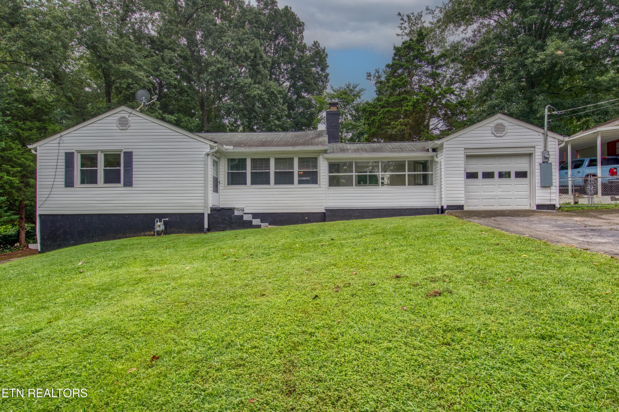1806 Westchester Drive Property Photo 1
