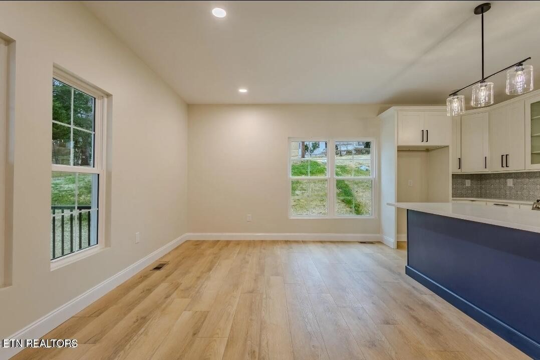 158 California Ave Property Photo 16
