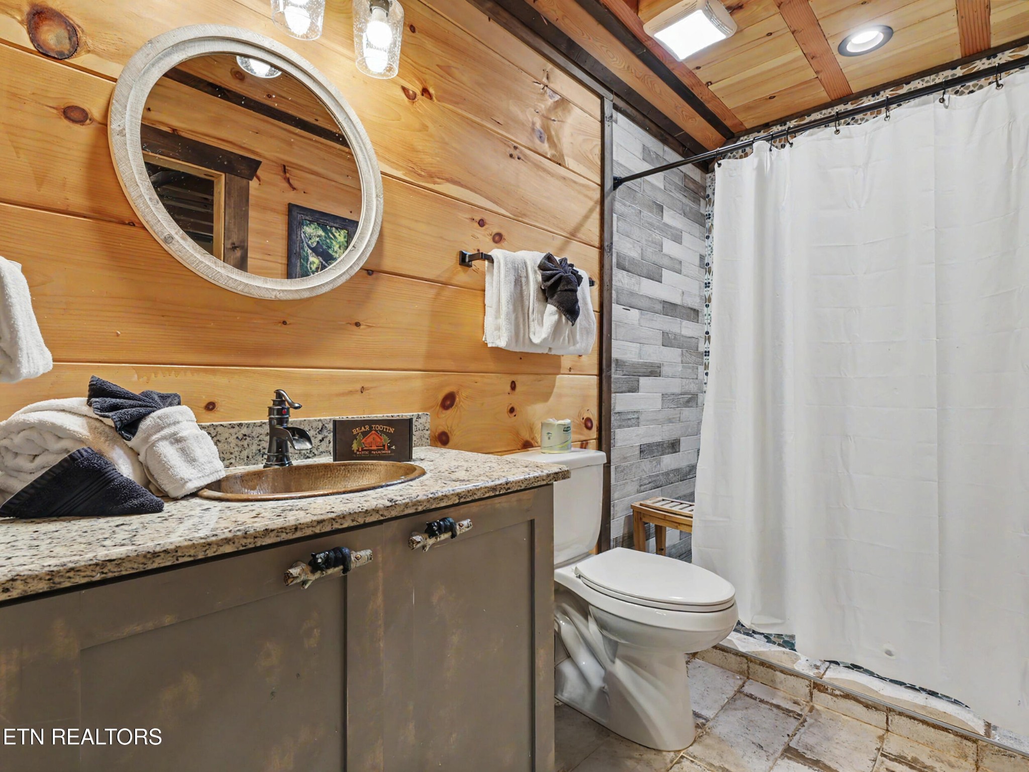1448 Red Cedar Lane Property Photo 13