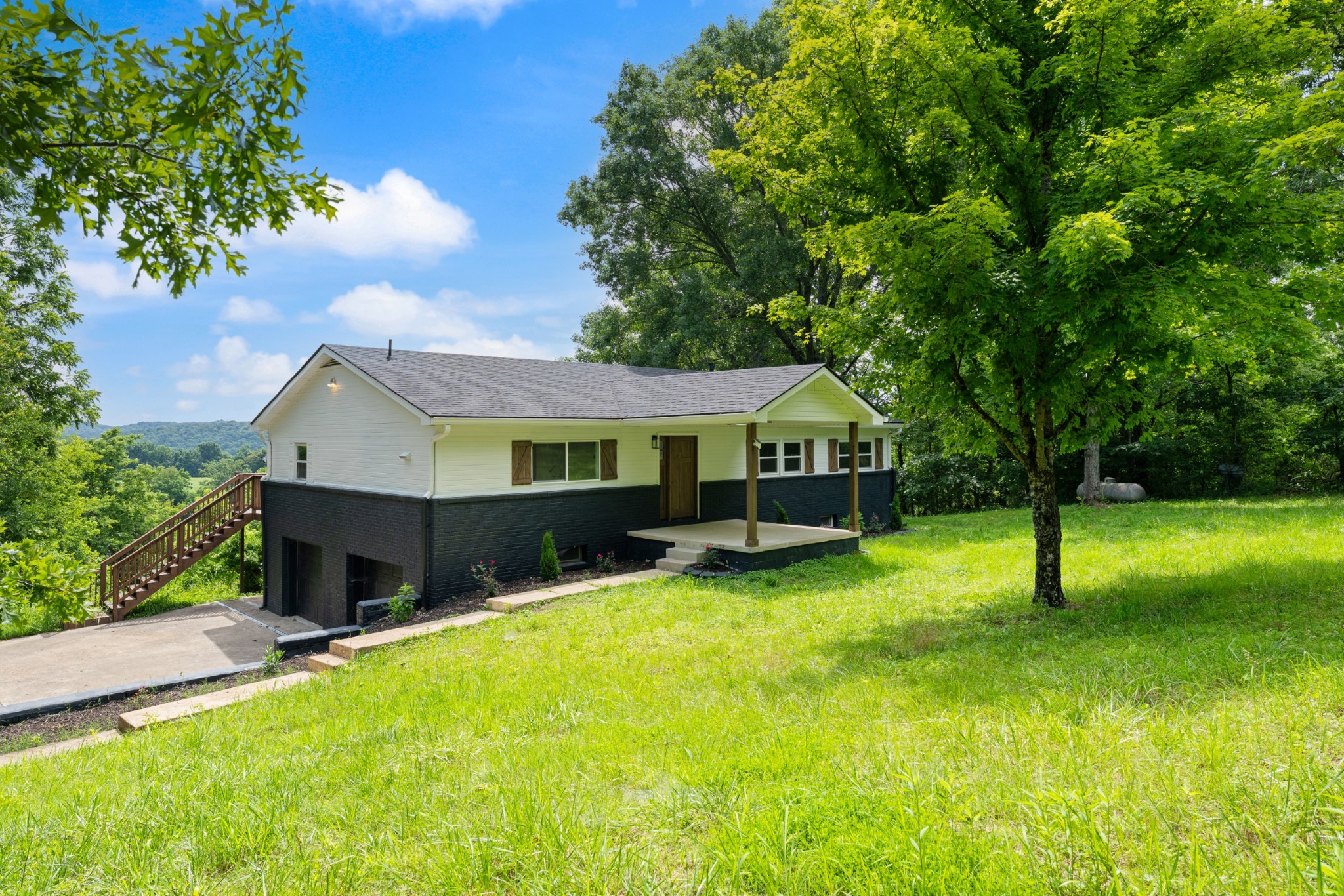 213 Delina Boonshill Rd Property Photo 3