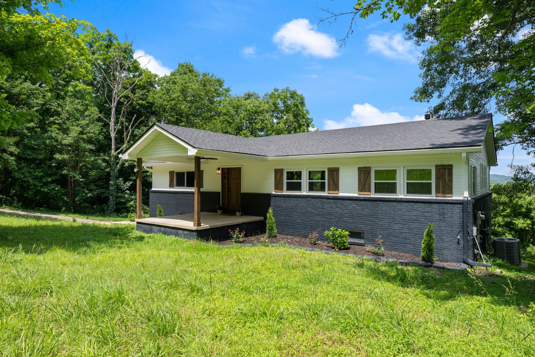 213 Delina Boonshill Rd Property Photo 4