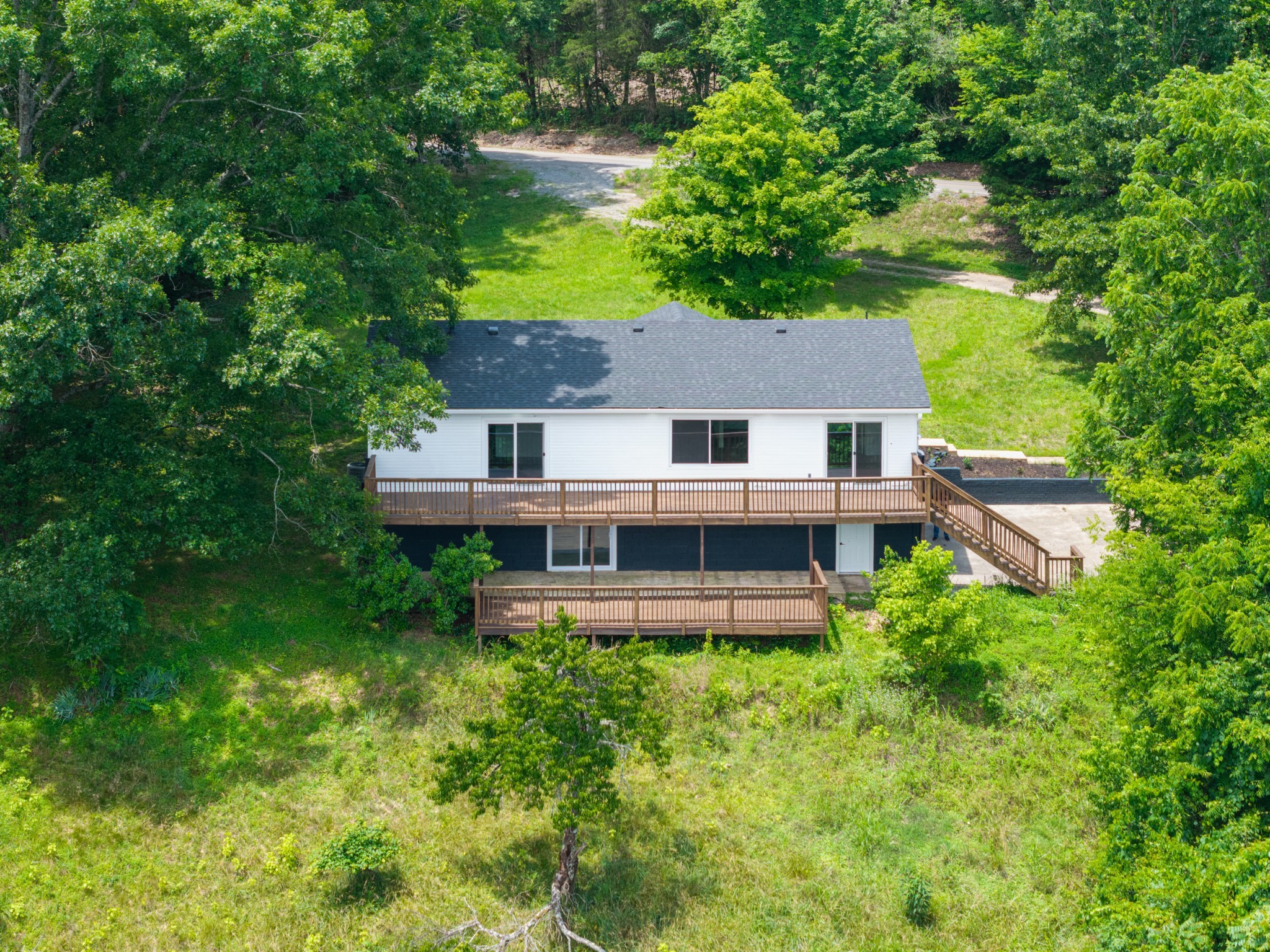 213 Delina Boonshill Rd Property Photo 5