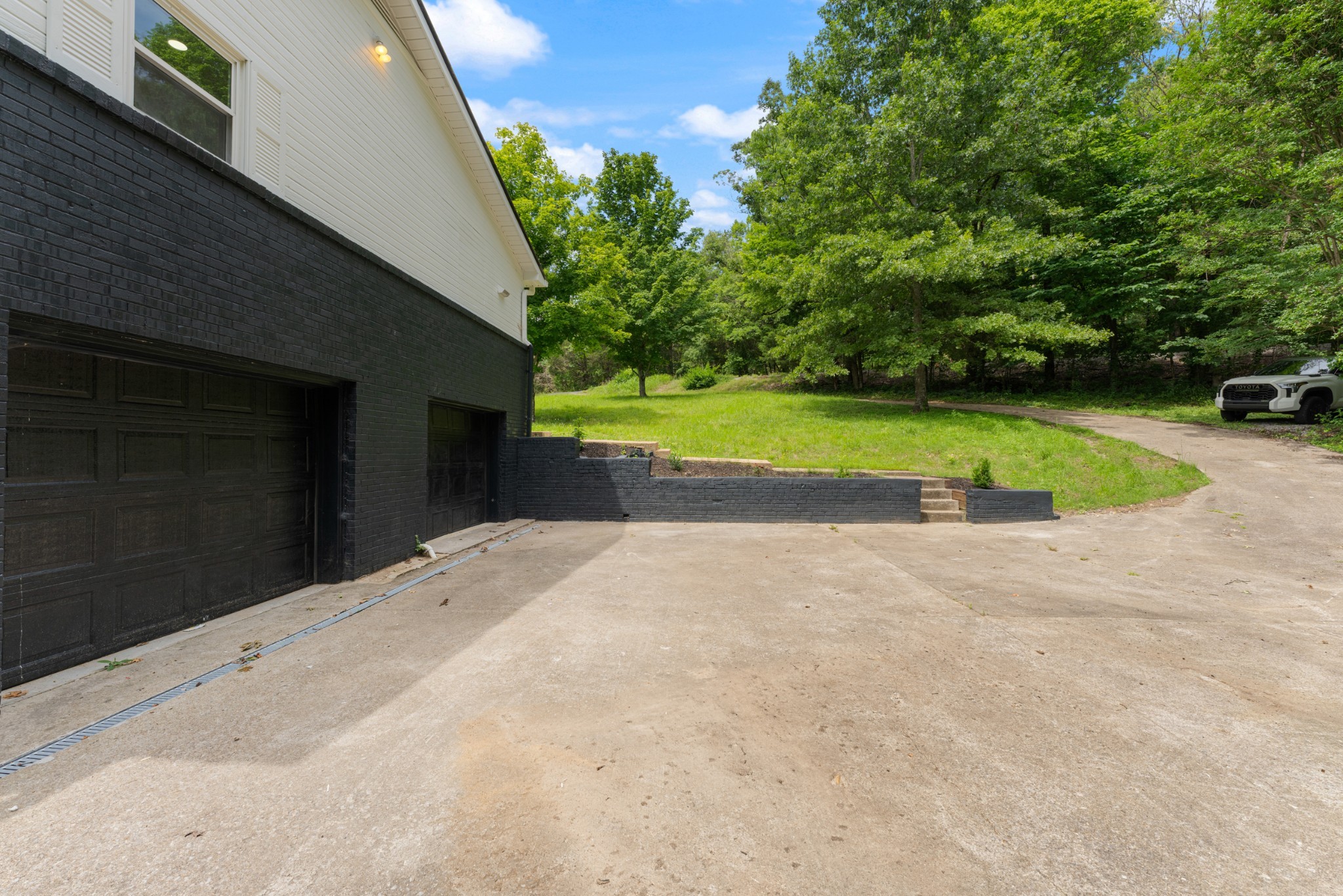 213 Delina Boonshill Rd Property Photo 9