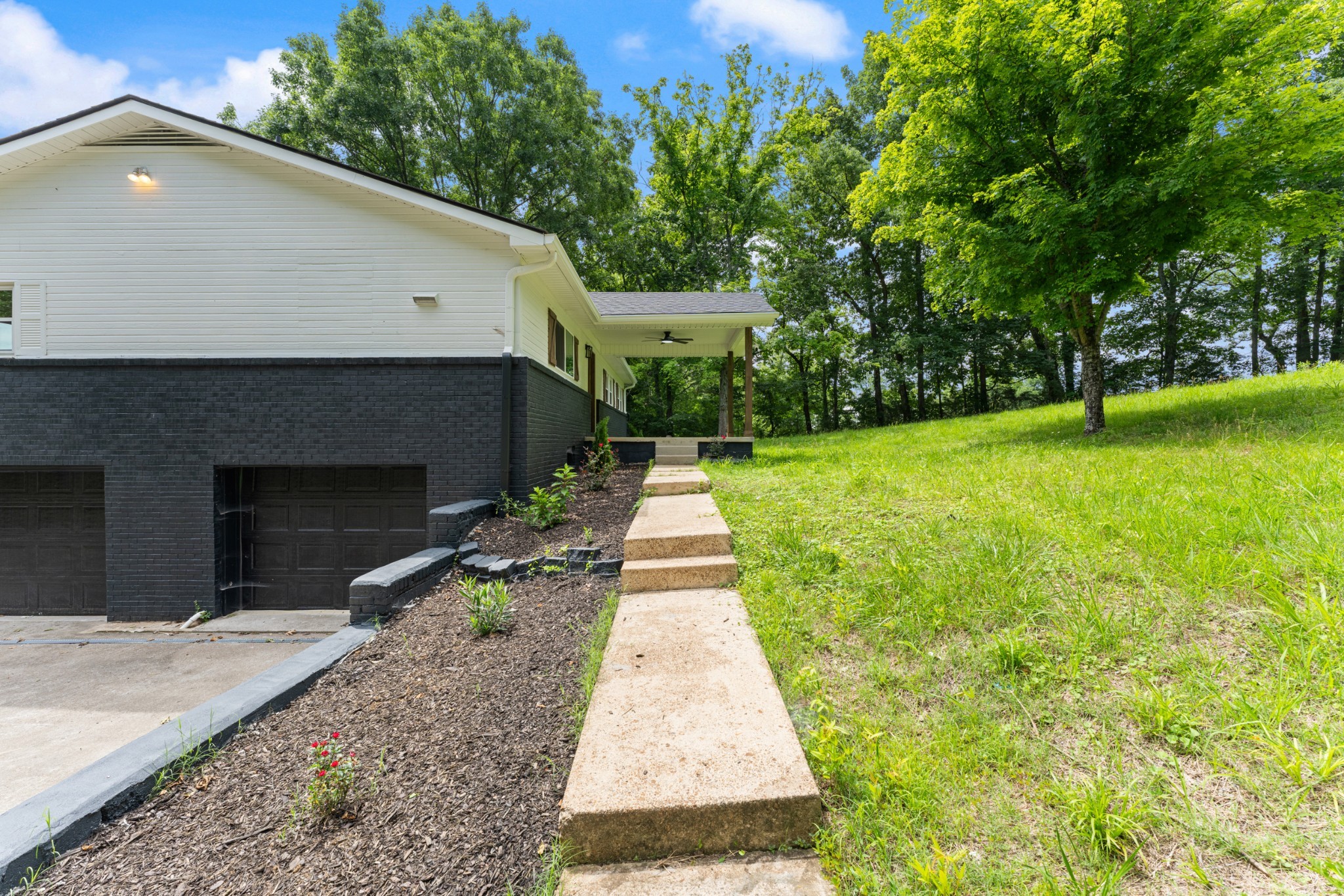 213 Delina Boonshill Rd Property Photo 10