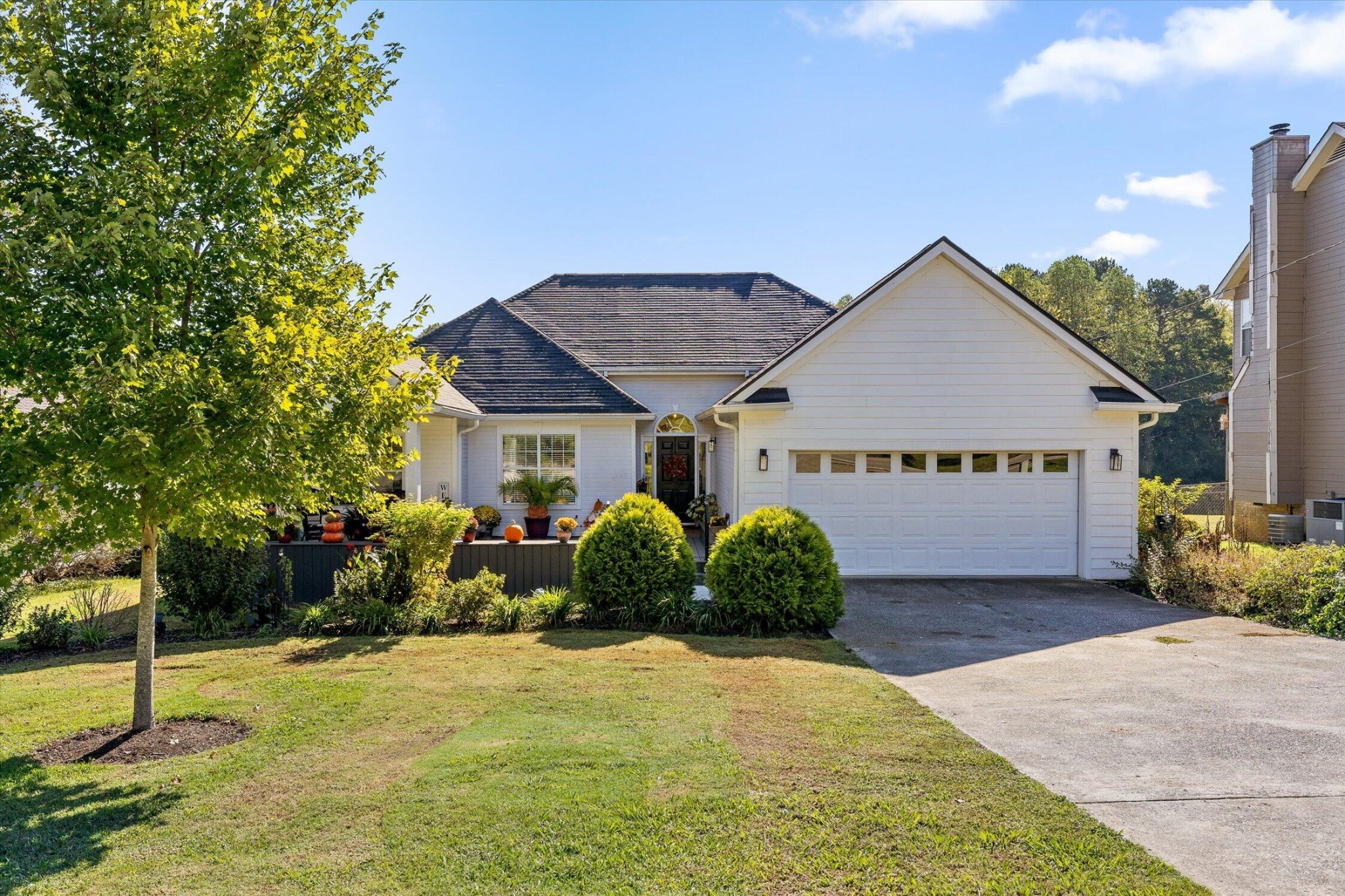 5710 Edgmon Road Property Photo 1