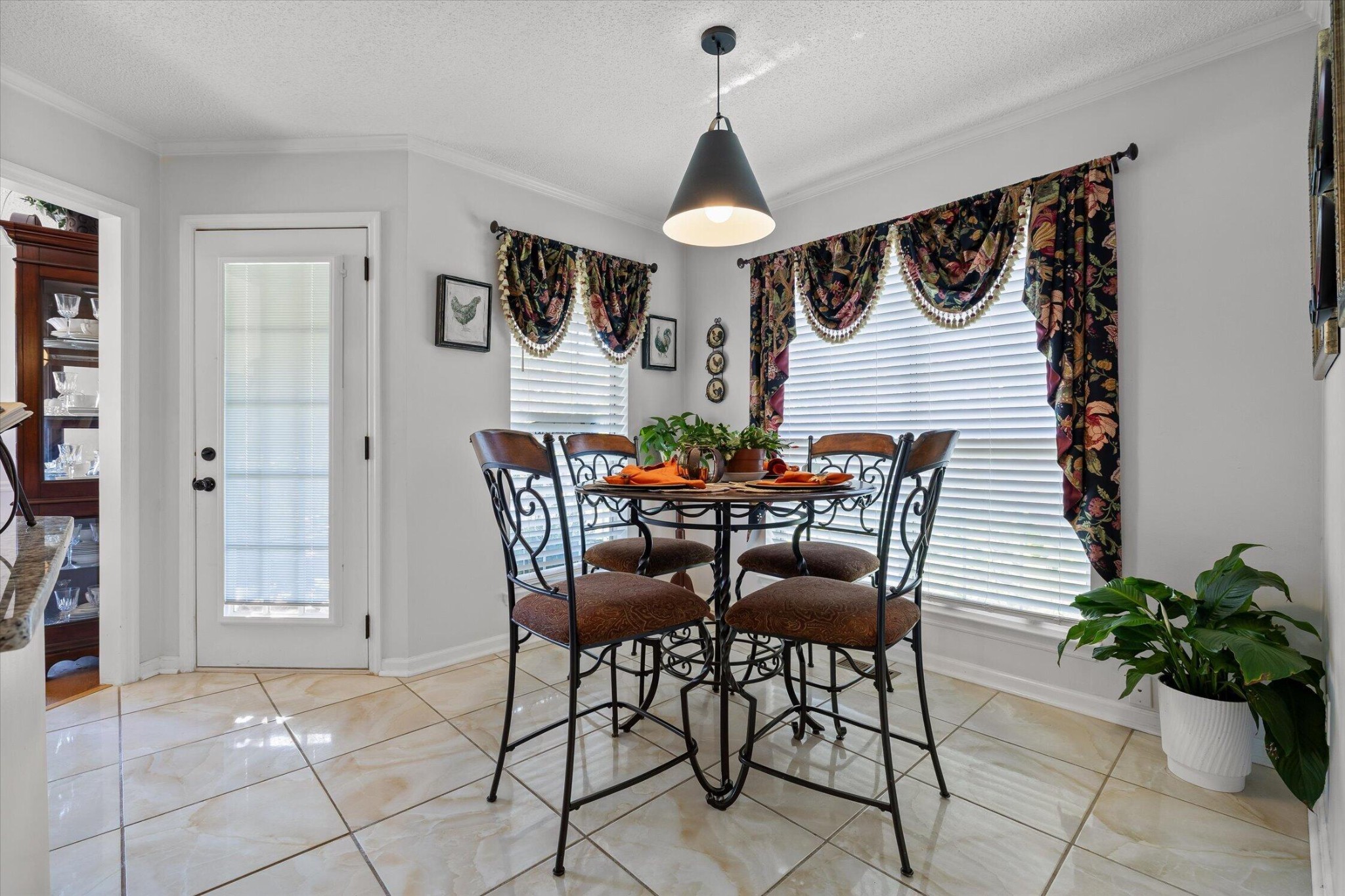5710 Edgmon Road Property Photo 20