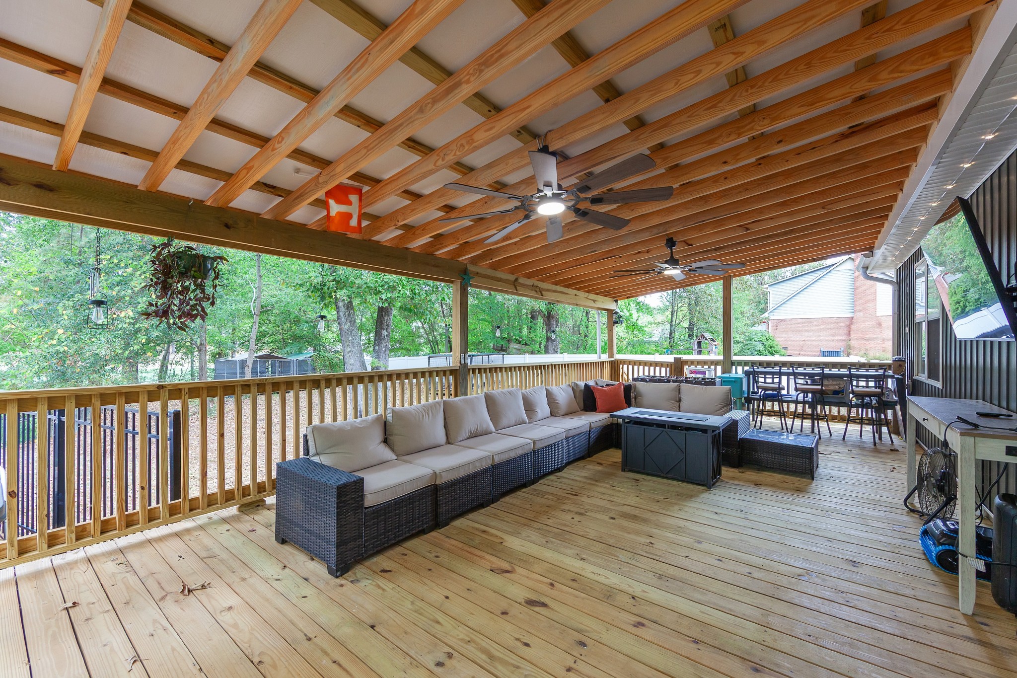 225 Meadowbrook Cir Property Photo 30