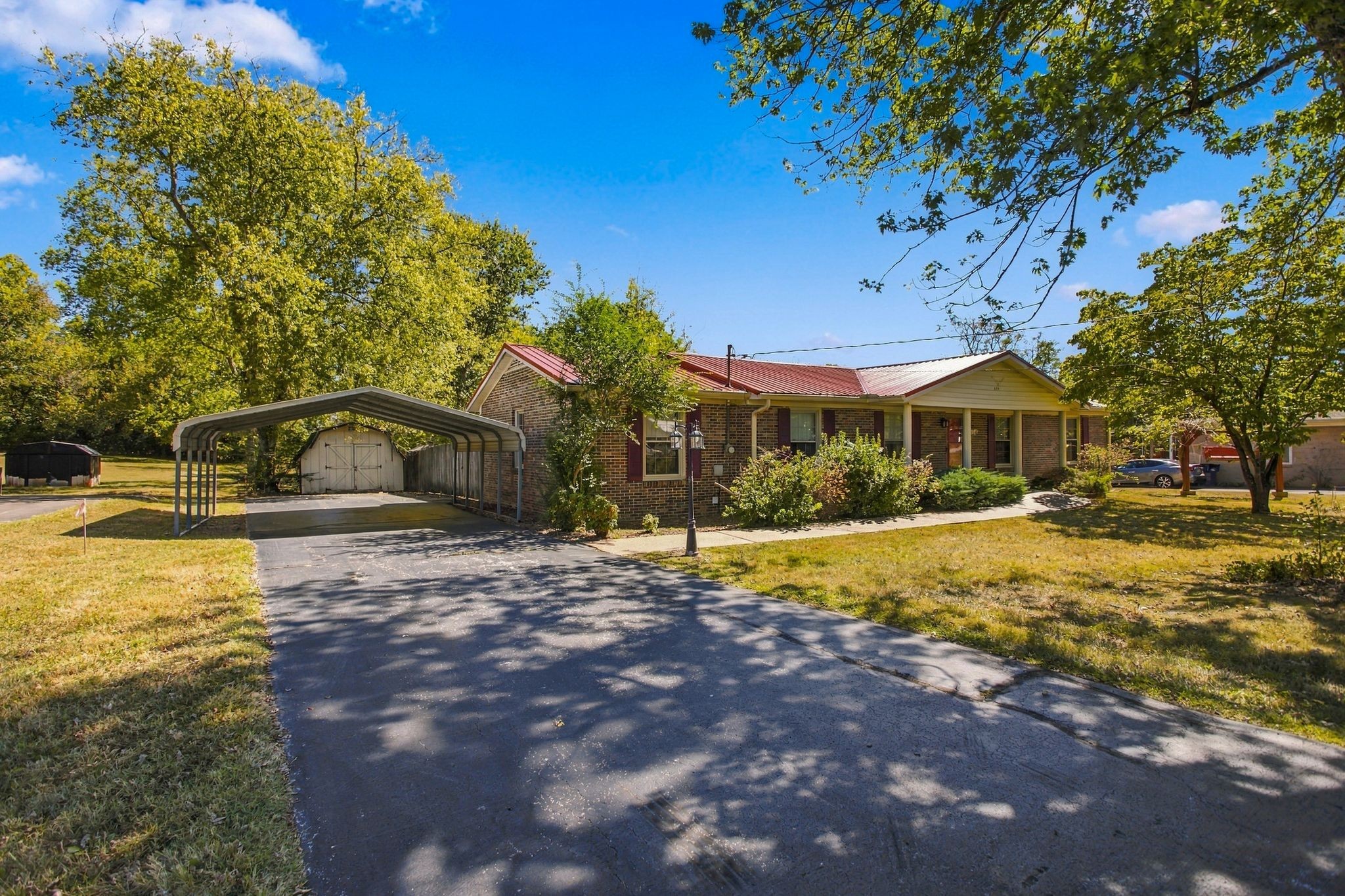 624 Crestland Dr Property Photo 4