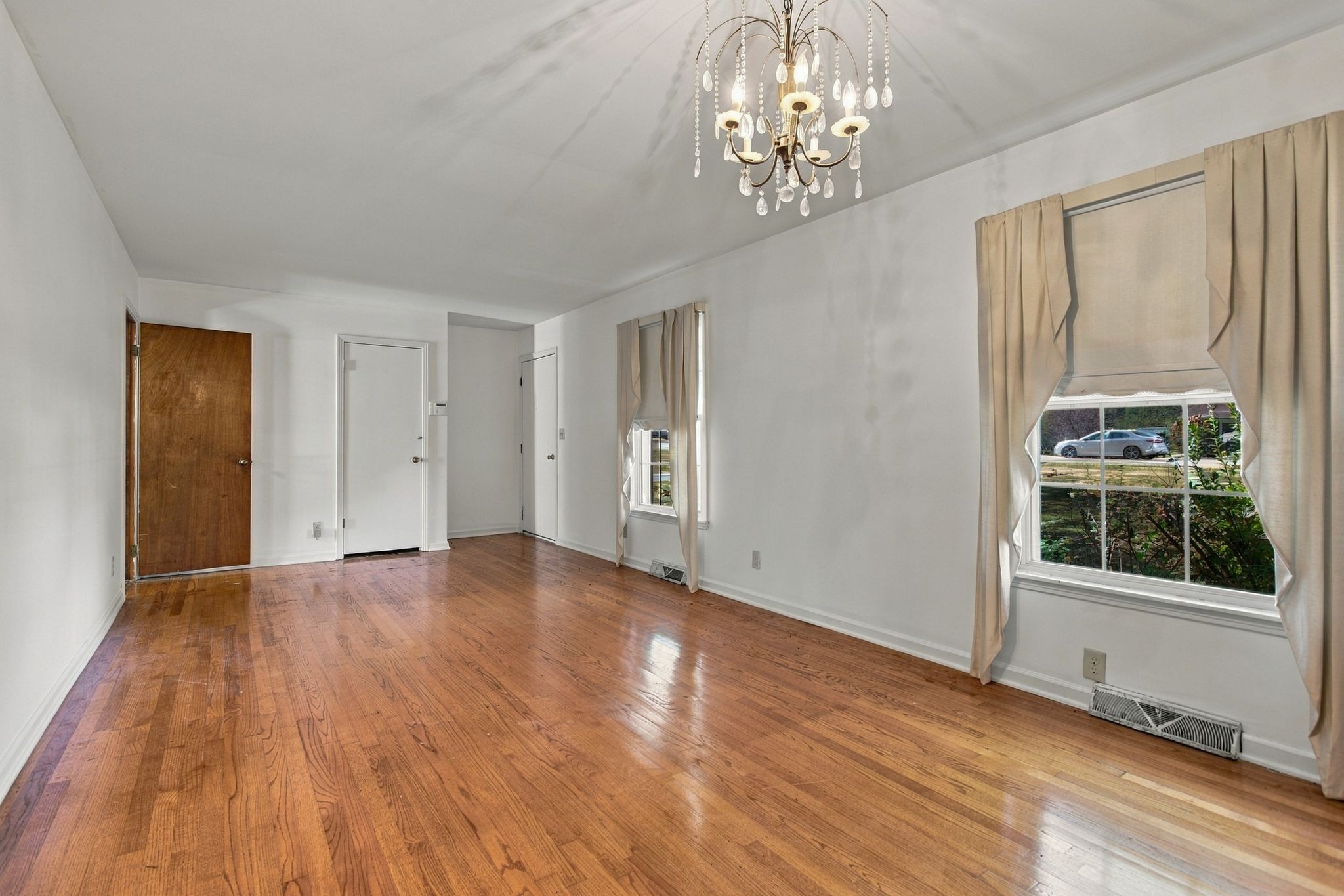 624 Crestland Dr Property Photo 8