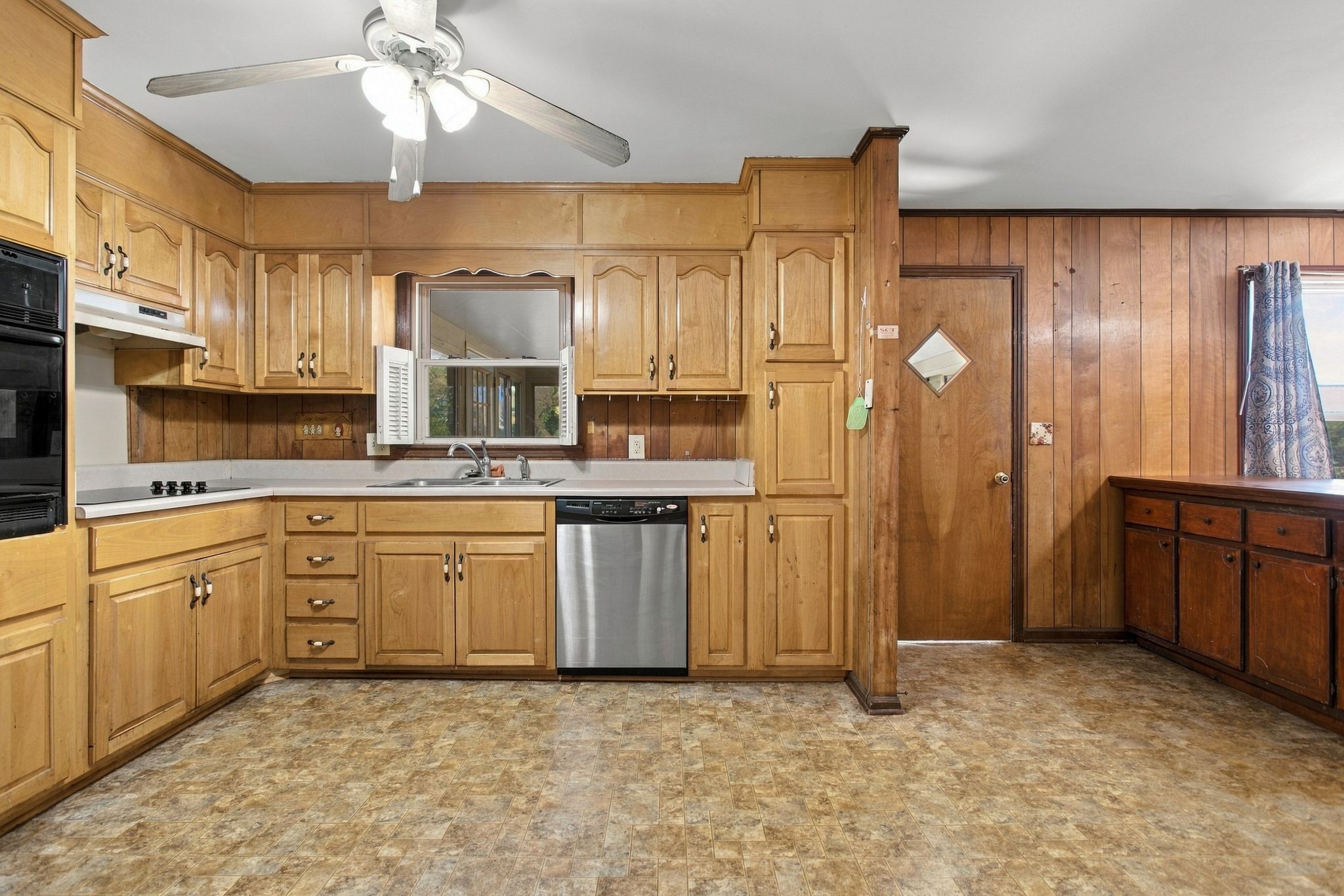 624 Crestland Dr Property Photo 10